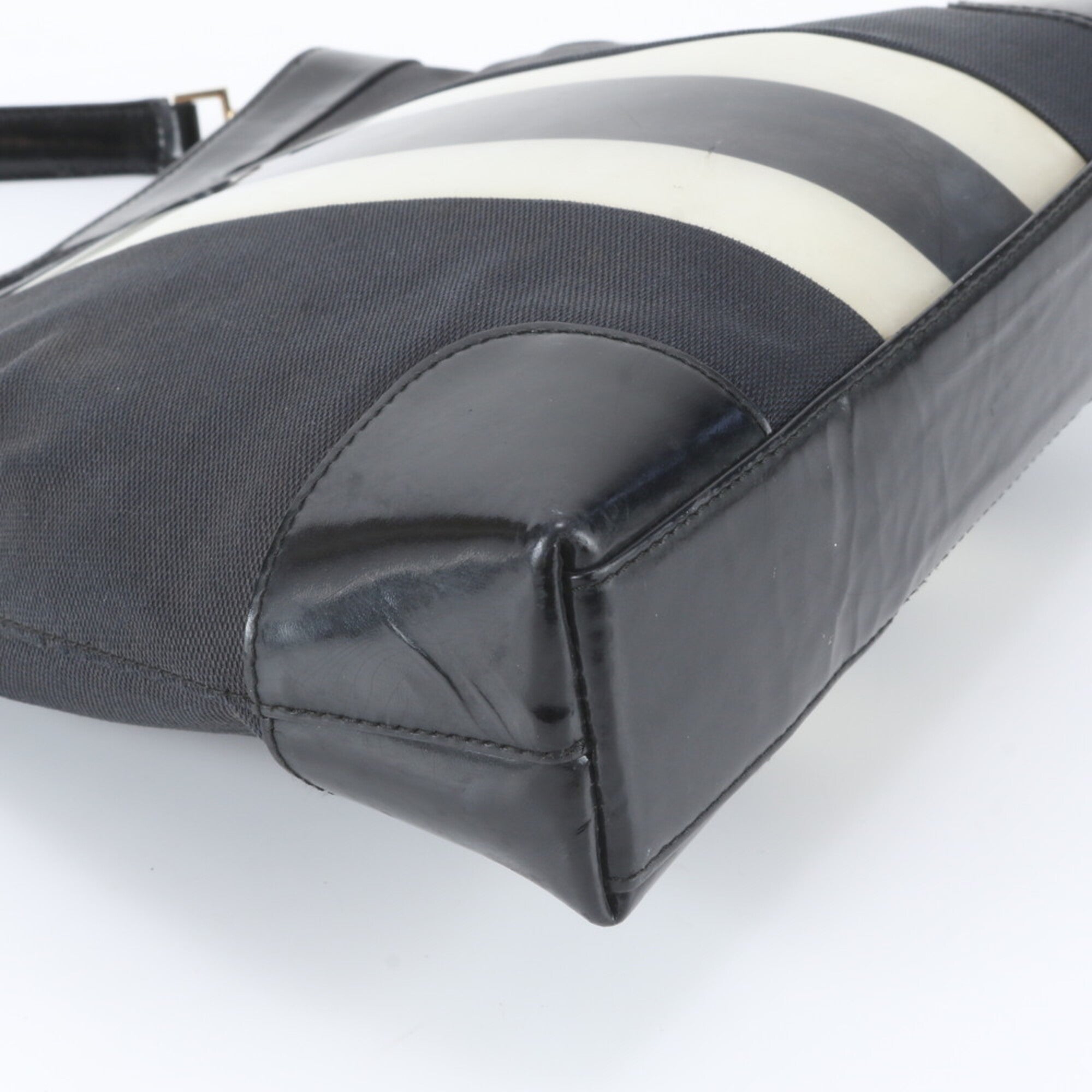 Gucci Black White Leather Canvas Handbag Shoulder Bag (Pre-Owned)