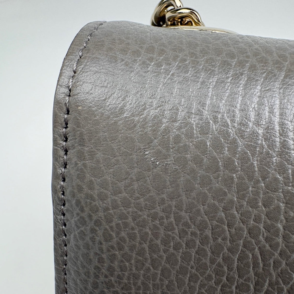Gucci Gray Leather Shoulder Bag (Pre-Owned)