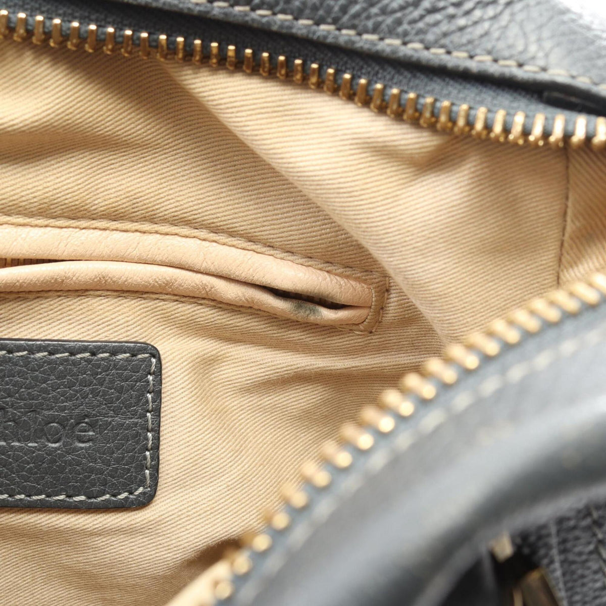Chloé Gray Leather Handbag (Pre-Owned)