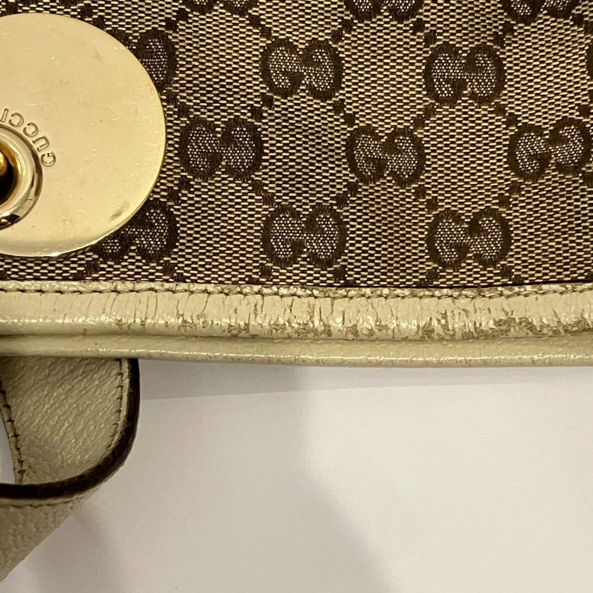 Gucci Gg Canvas Beige Gg Canvas Shoulder Bag (Pre-Owned)