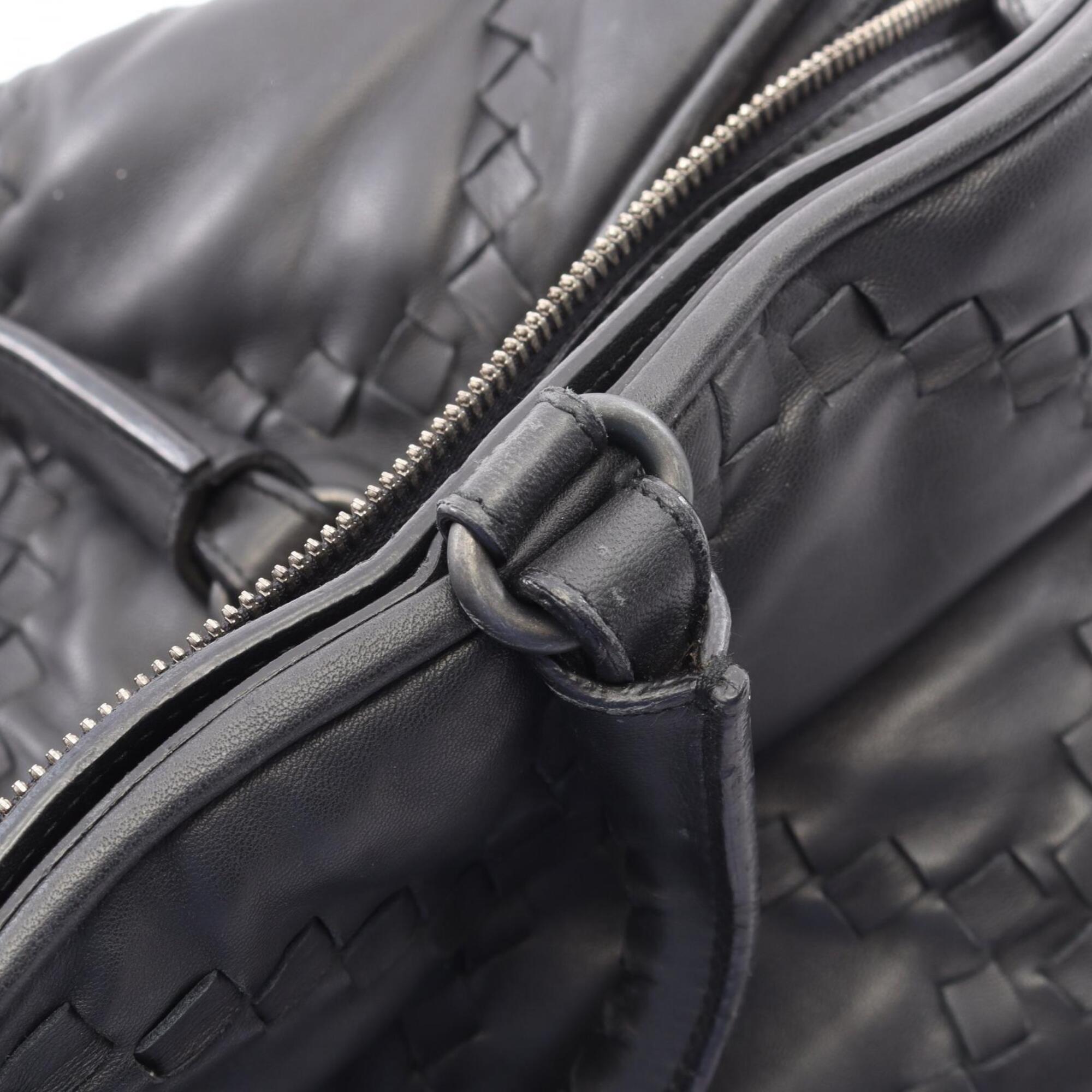 Bottega Veneta Black Intrecciato Boston Bag Handbag (Pre-Owned)