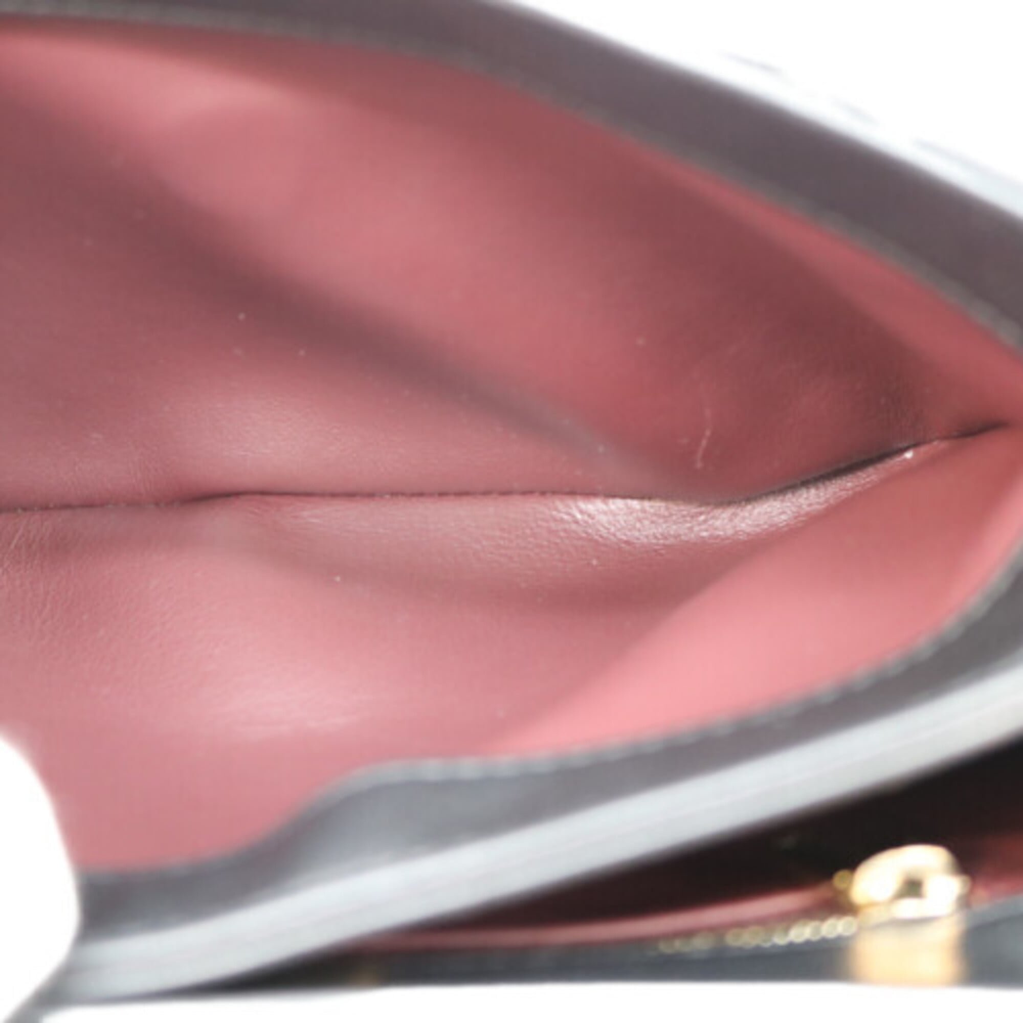 Chanel Black Leather Shoulder Bag (Pre-Owned)