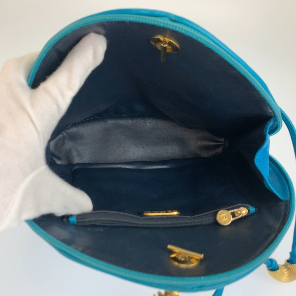 Fendi Blue Leather Pochette Shoulder Bag (Pre-Owned)
