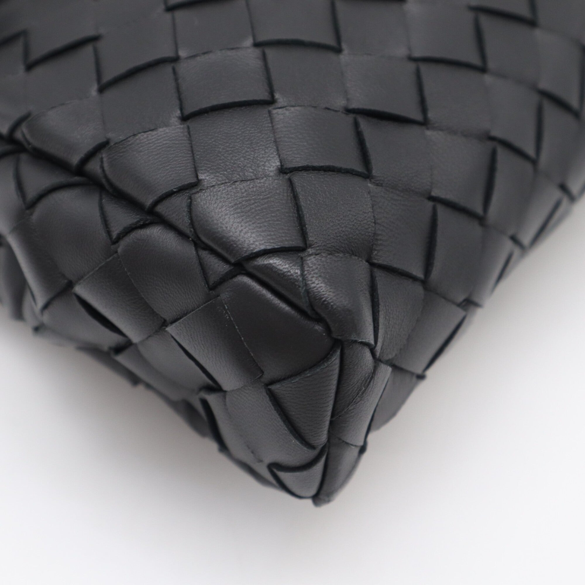 Bottega Veneta Intrecciato Black Leather Clutch Bag (Pre-Owned)