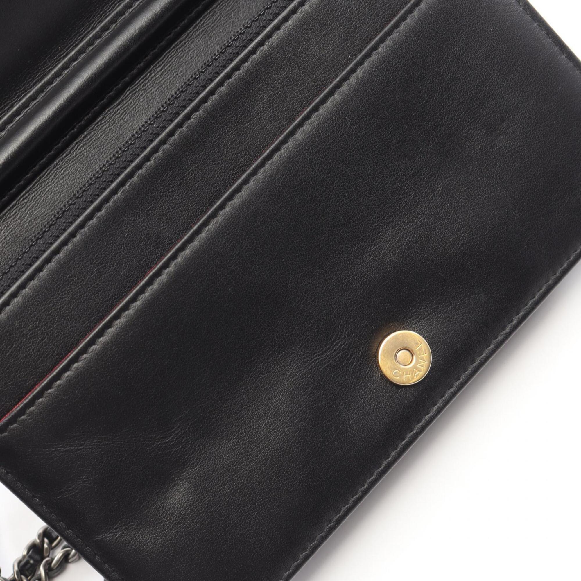 Chanel Black Leather Handbag Shoulder Bag (Pre-Owned)