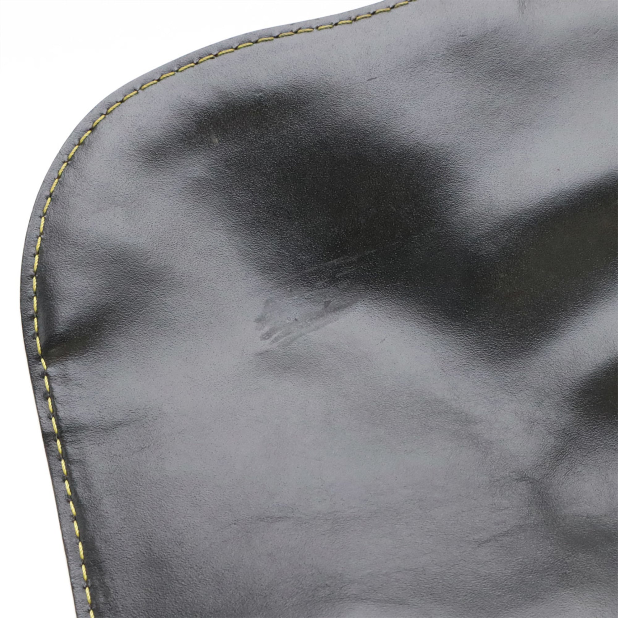 Louis Vuitton Suhali Black Noir Suhali Leather Shoulder Bag (Pre-Owned)