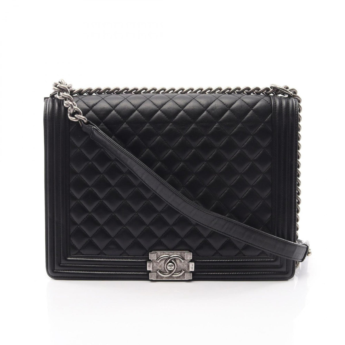 Chanel Black Leather Handbag Shoulder Bag (Pre-Owned)