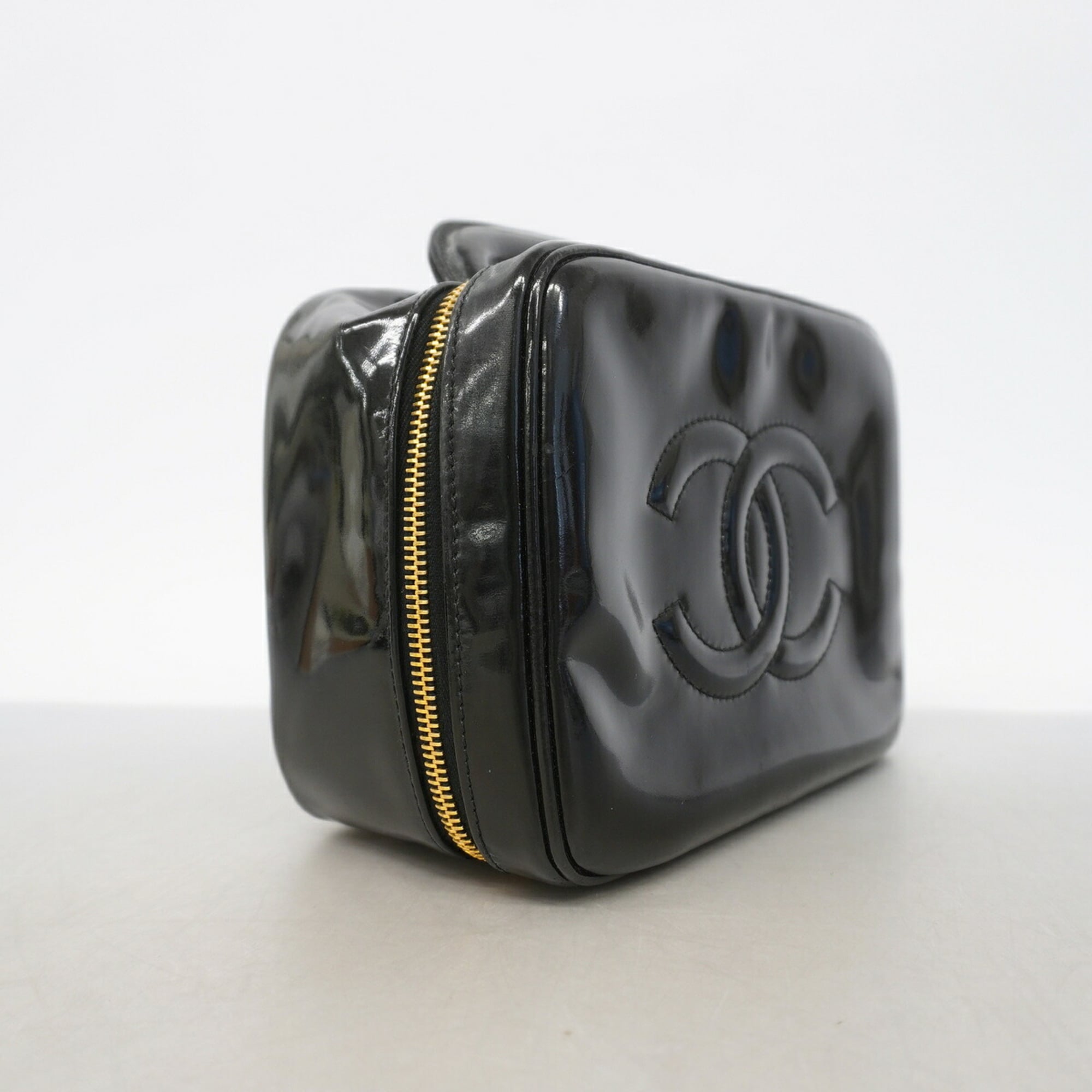 Chanel Black Patent Leather Vanity Bag (Pre-Owned)