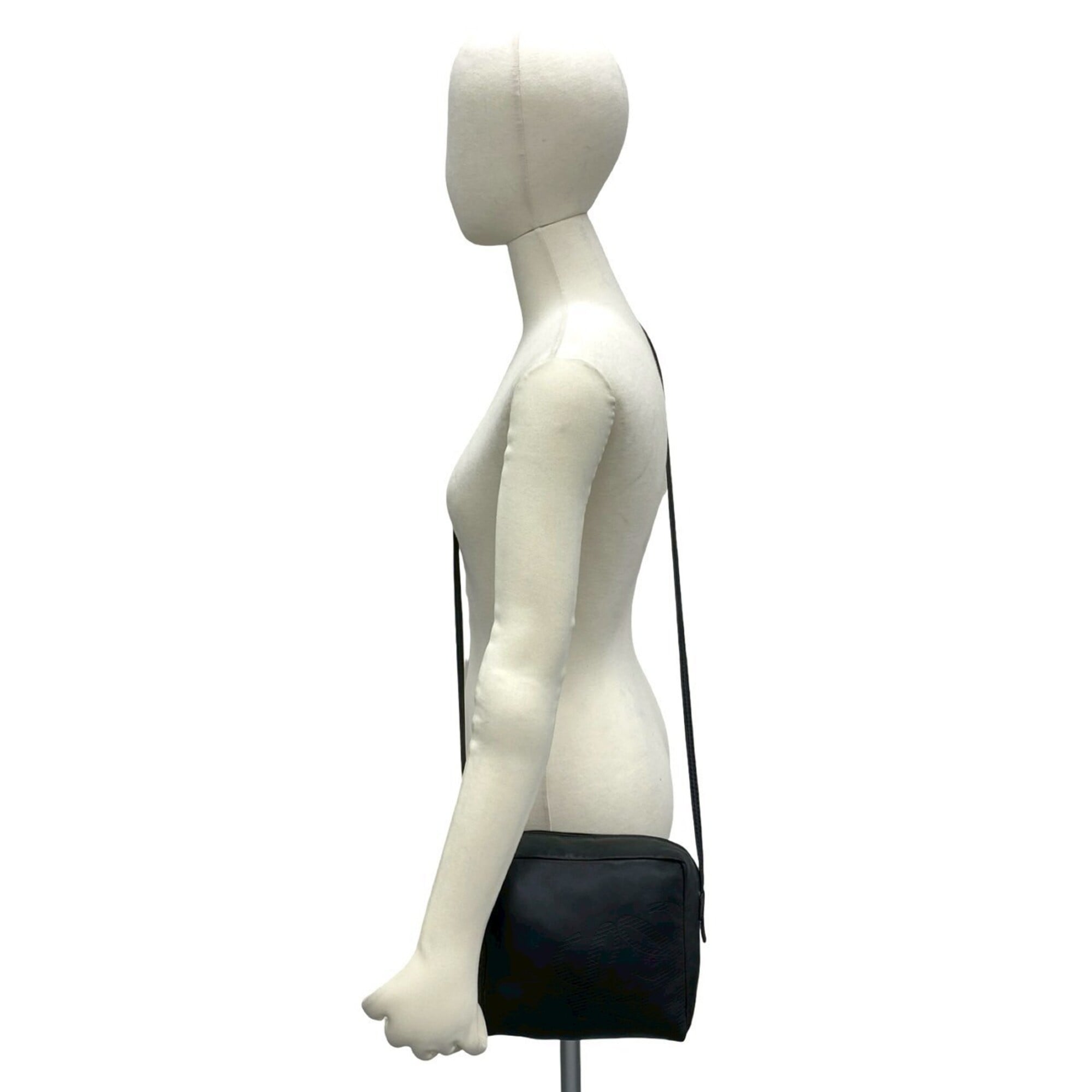 Loewe Black Leather Pochette Shoulder Bag (Pre-Owned)