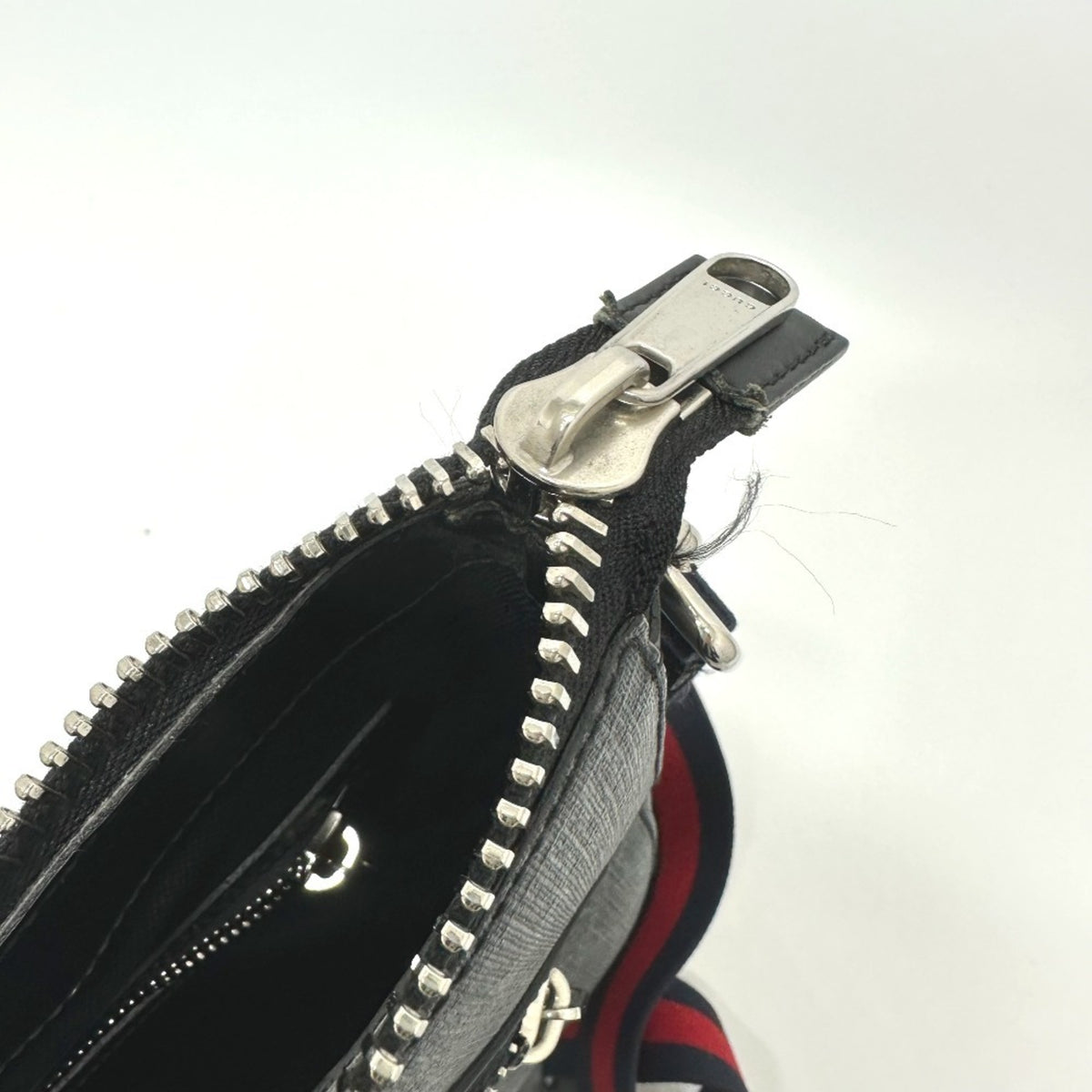 Gucci Black Gg Supreme Shoulder Bag (Pre-Owned)
