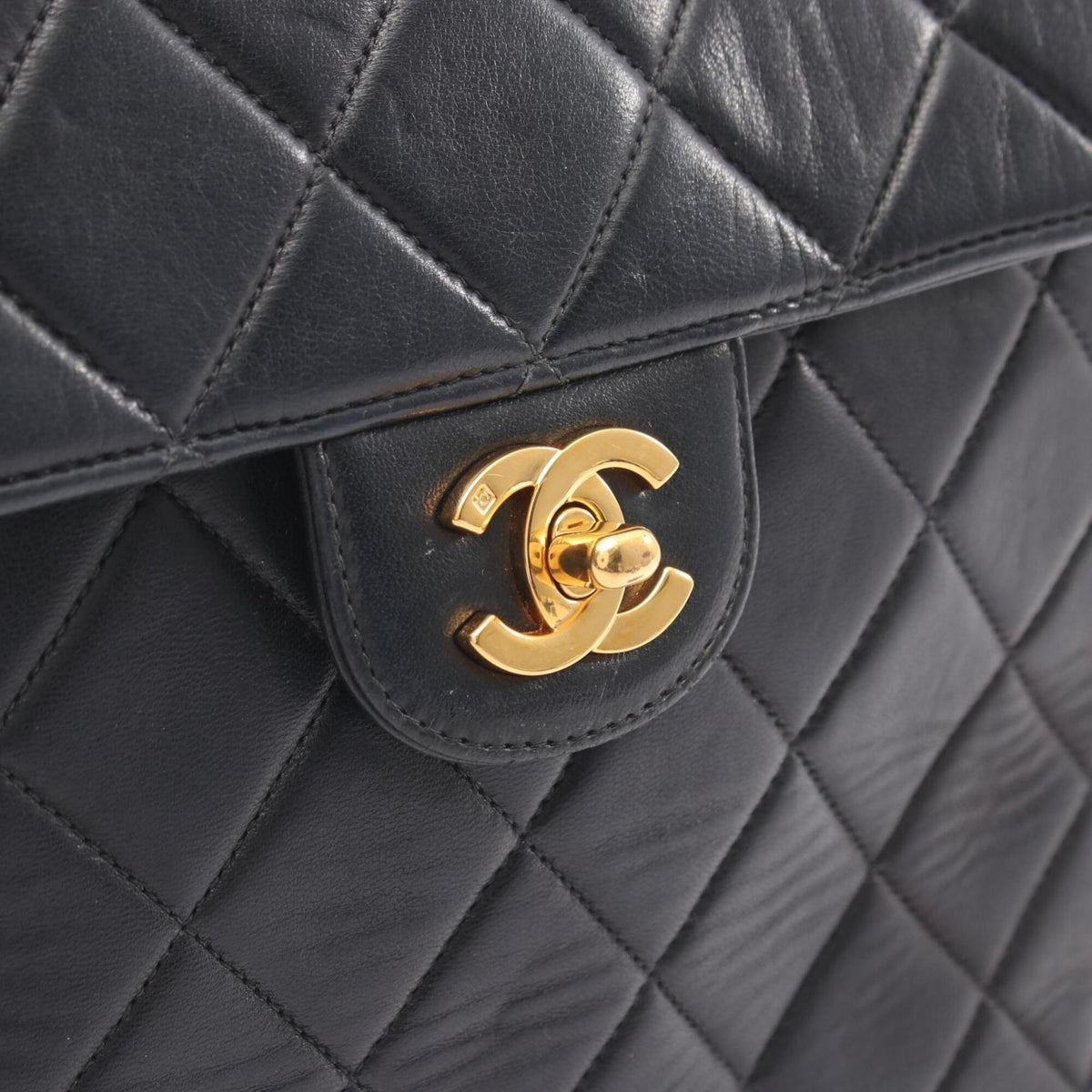 Chanel Matelasse Black Leather Handbag Shoulder Bag (Pre-Owned)
