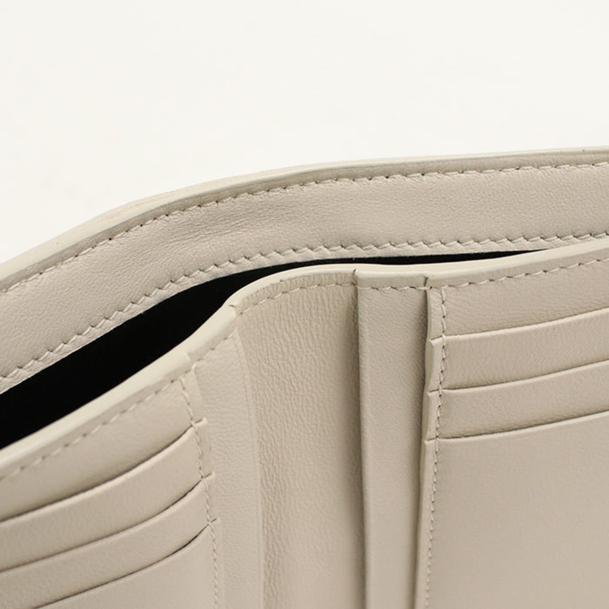 Saint Laurent Ivory Leather Wallet (Tri-Fold) (Pre-Owned)