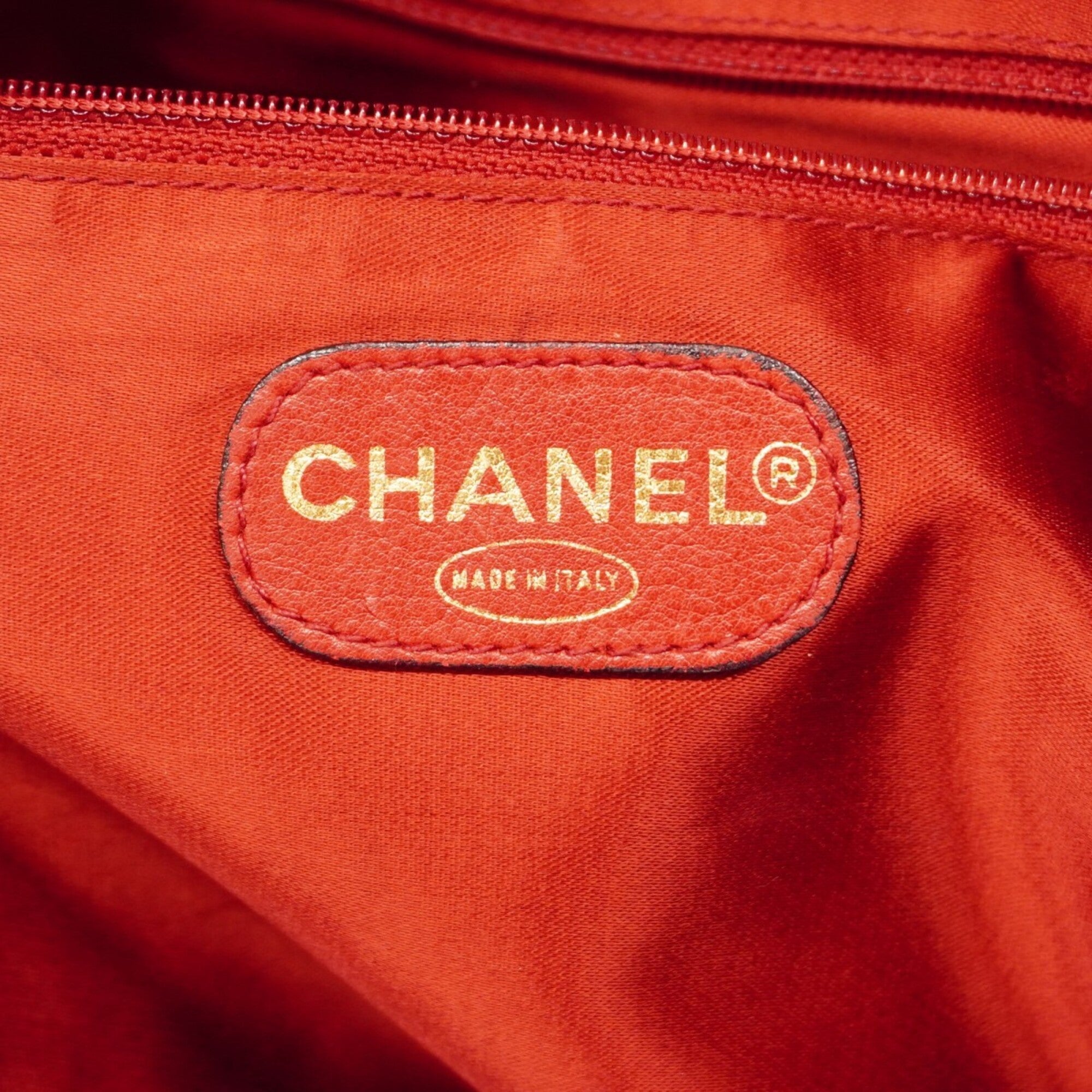 Chanel Red Color Grained Calfskin Shoulder Bag (Pre-Owned)