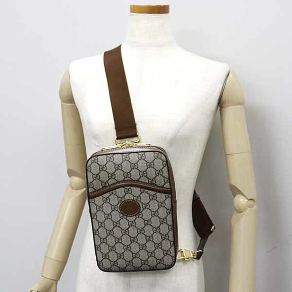 Gucci Beige Brown Gg Supreme Leather Sling Bag (Pre-Owned)