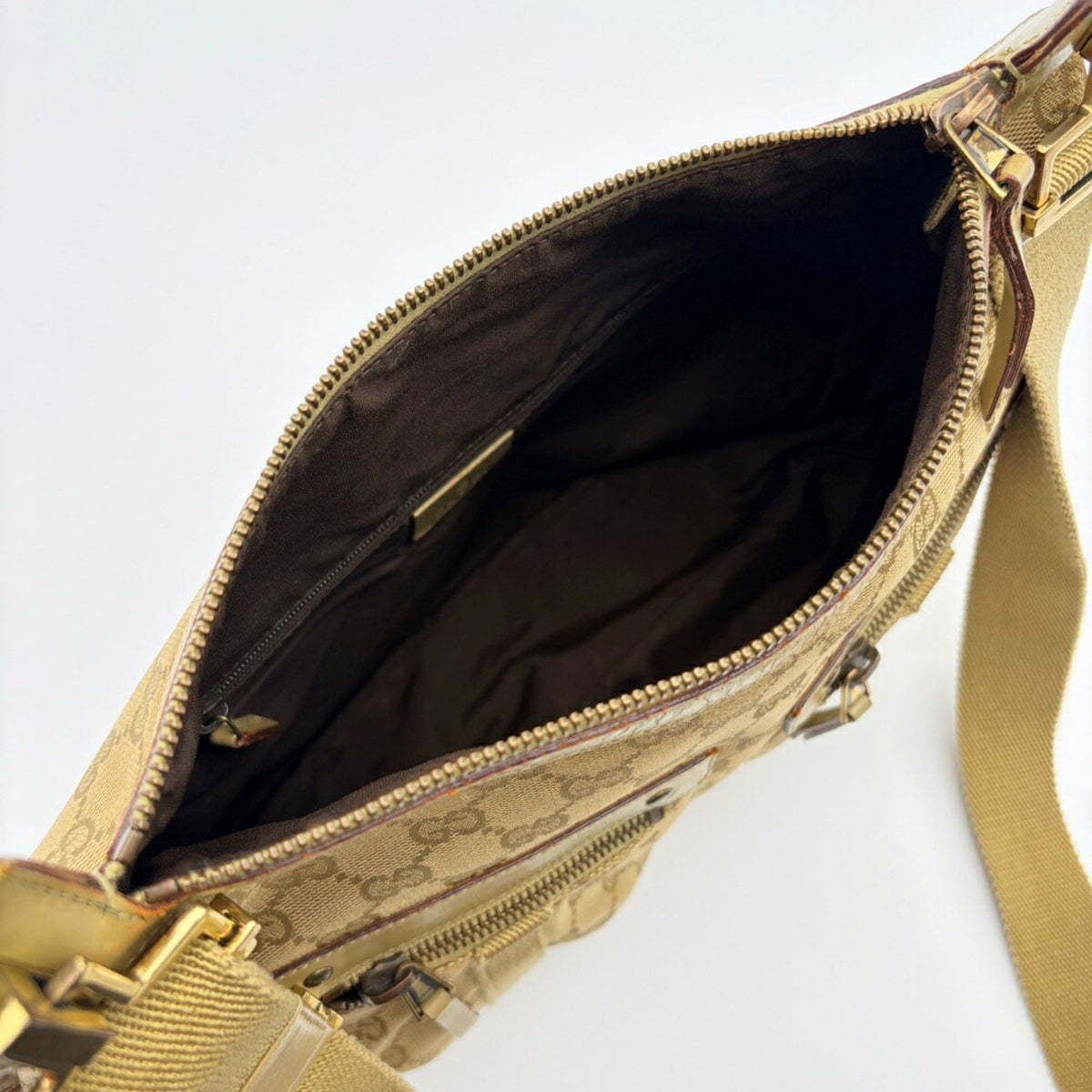 Gucci Gg Canvas Beige Gg Canvas Leather Shoulder Bag (Pre-Owned)