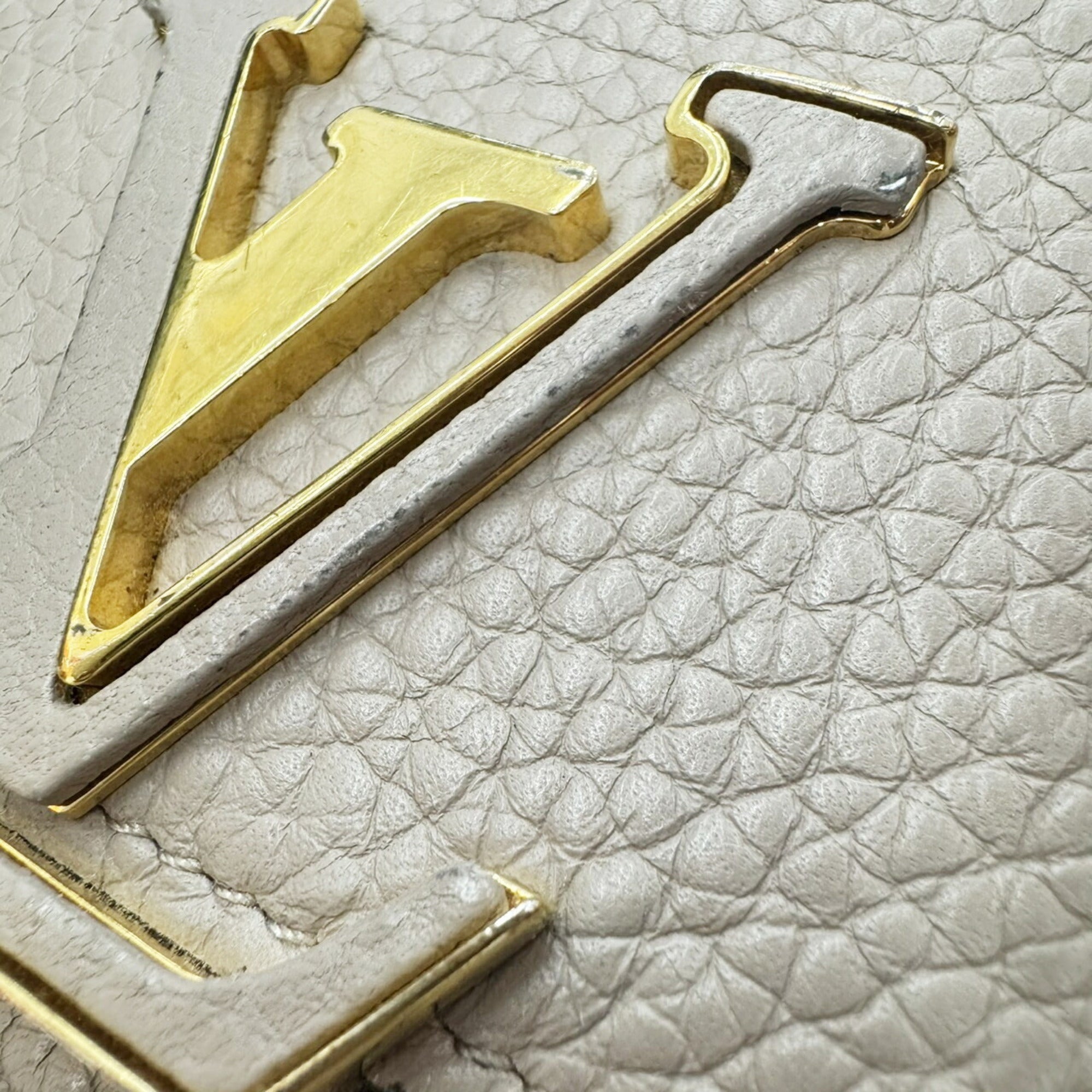 Louis Vuitton Beige Grayish Leather Long Wallet (Bi-Fold) (Pre-Owned)