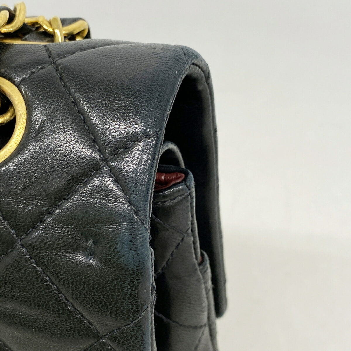 Chanel Black Leather Shoulder Bag (Pre-Owned)