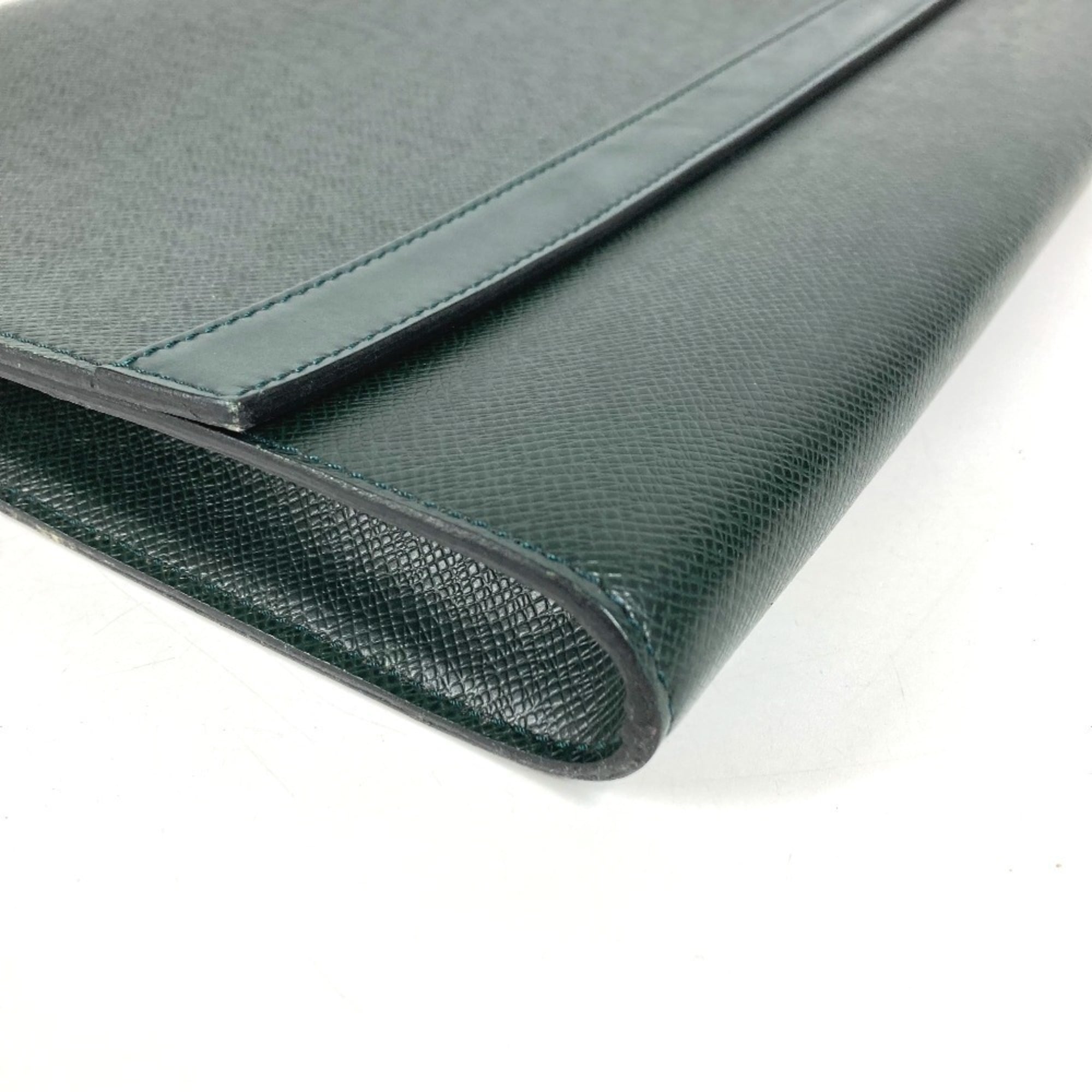 Louis Vuitton Episea Green Taiga Leather Leather Clutch Bag Handbag Pouch (Pre-Owned)