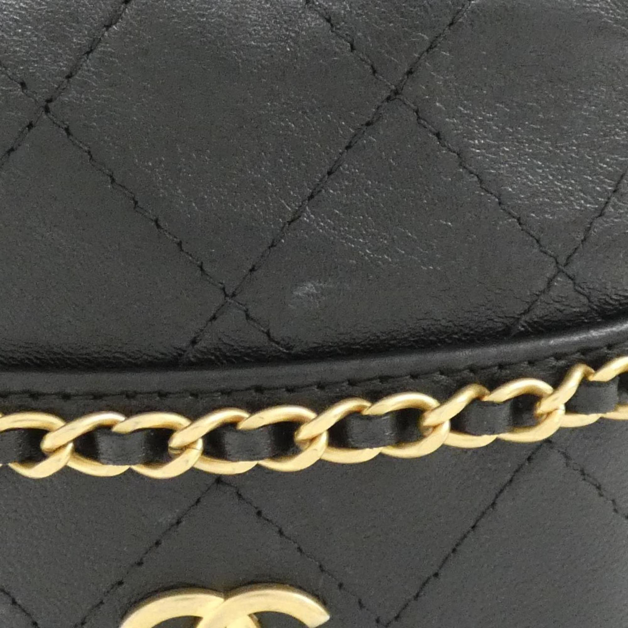 Chanel Black Leather Shoulder Bag (Pre-Owned)