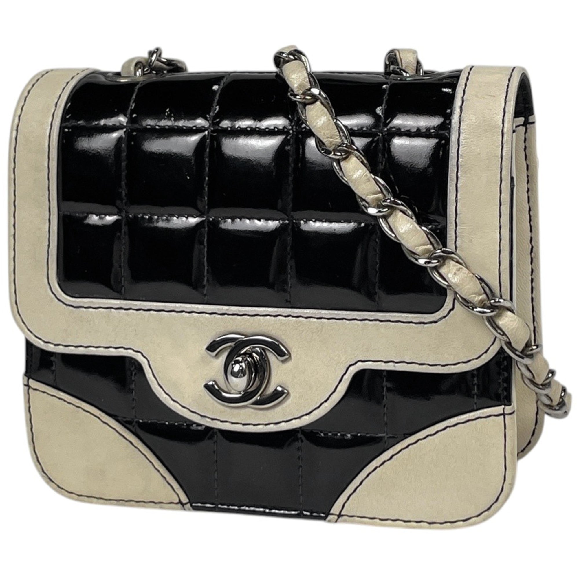 Chanel Chocolate Bar Black Ivory Patent Leather Shoulder Bag (Pre-Owned)