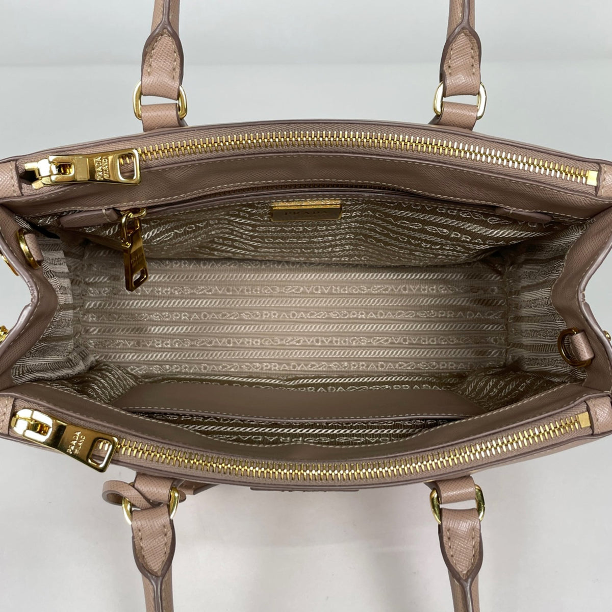 Prada Beige Leather Handbag (Pre-Owned)