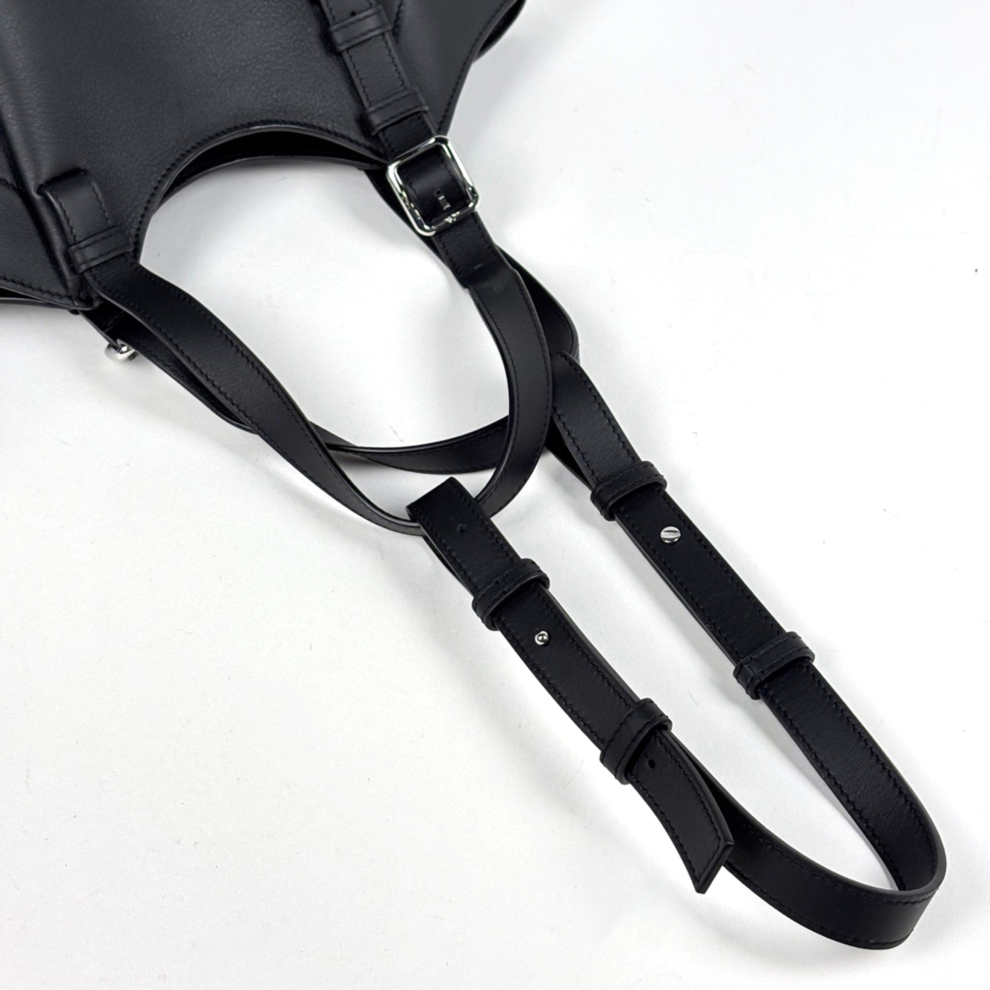 Loewe Black Leather Handbag (Pre-Owned)