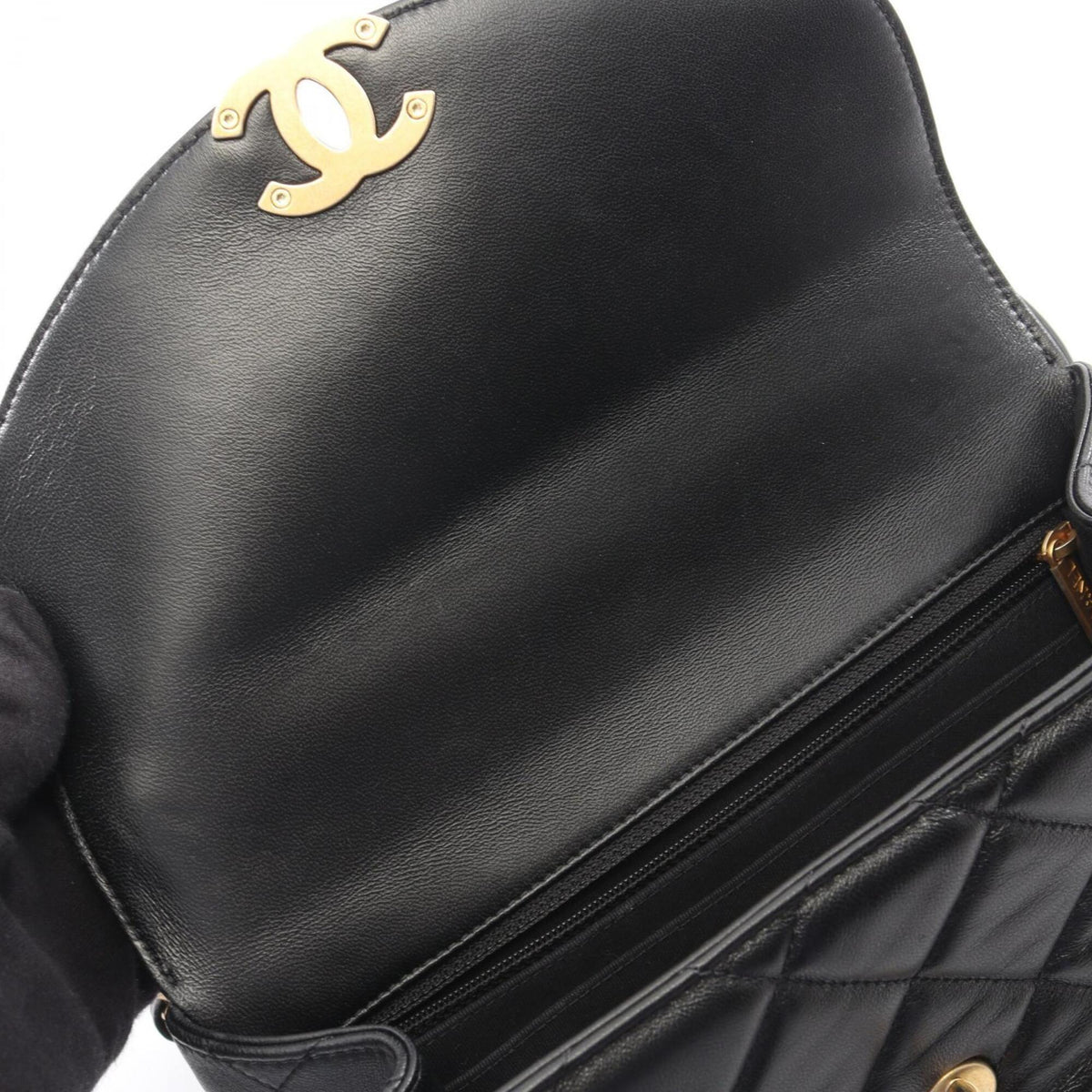 Chanel Black Leather Handbag Shoulder Bag (Pre-Owned)
