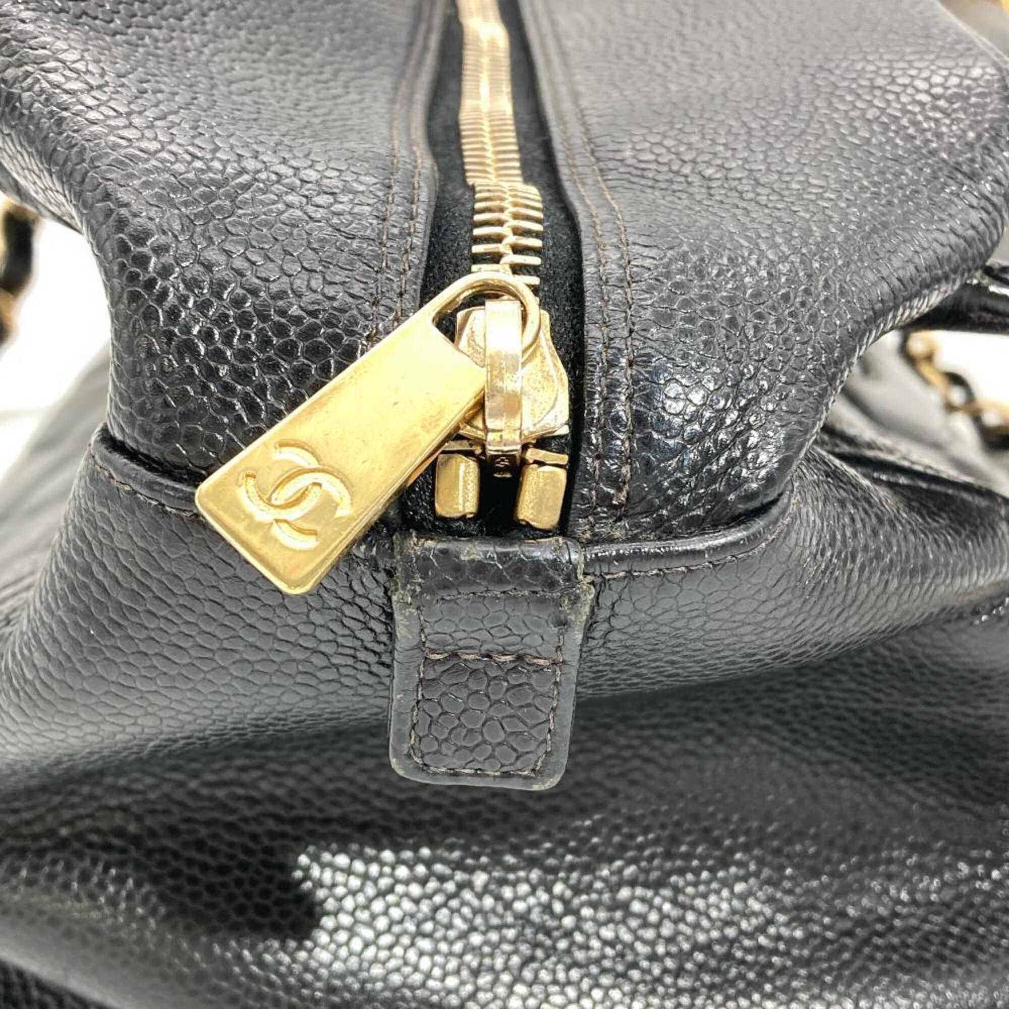 Chanel Black Grained Calfskin Shoulder Bag (Pre-Owned)