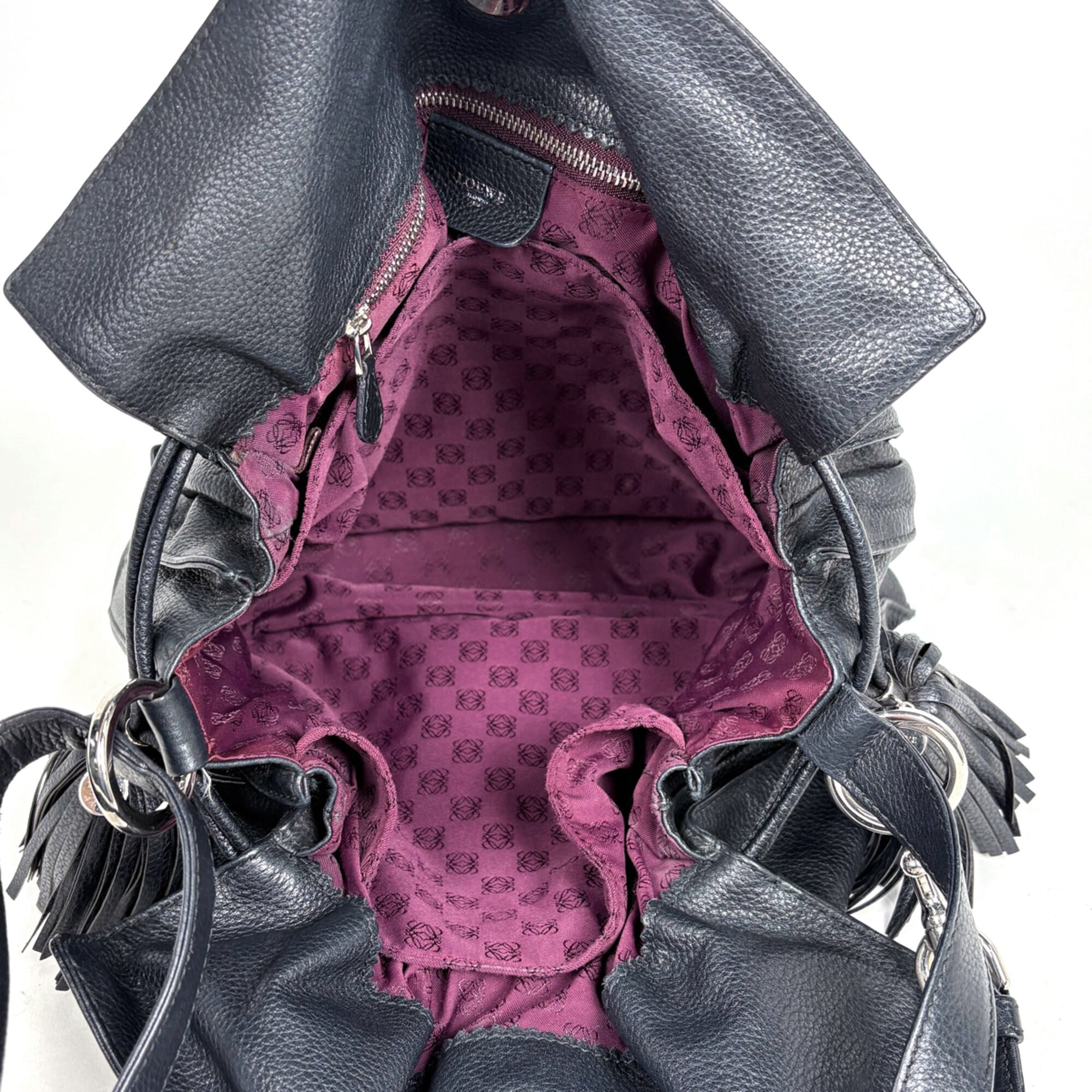 Loewe Black Leather Shoulder Bag (Pre-Owned)