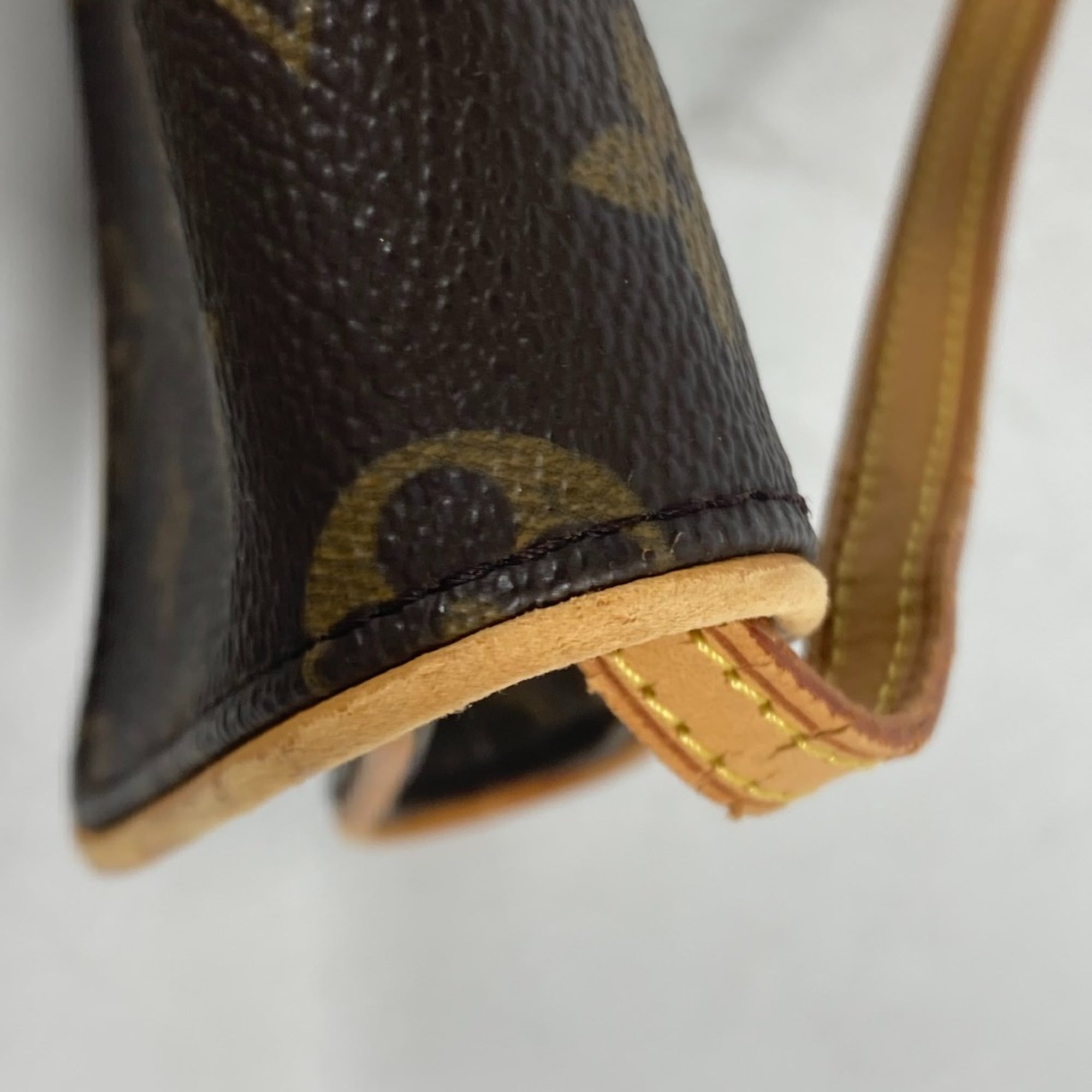 Louis Vuitton Brown Monogram Canvas Clutch Bag Pochette Shoulder Bag (Pre-Owned)