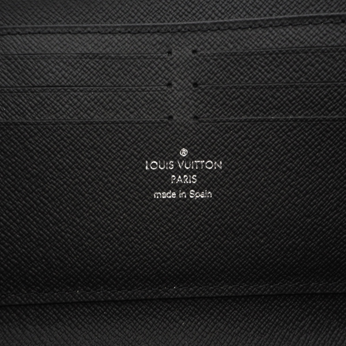 Louis Vuitton Taiga Black Leather Long Wallet (Bi-Fold) (Pre-Owned)