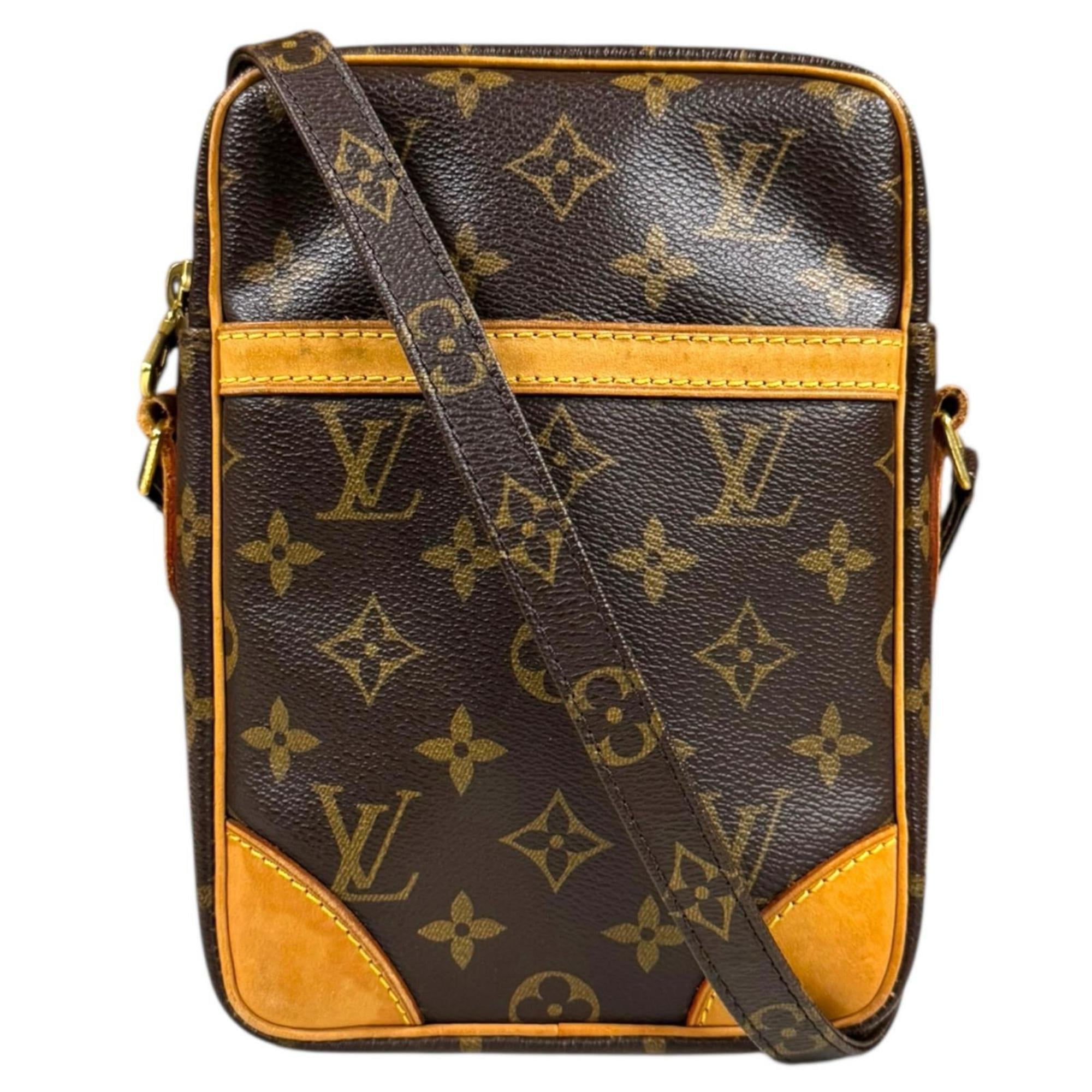 Louis Vuitton Brown Monogram Shoulder Bag (Pre-Owned)