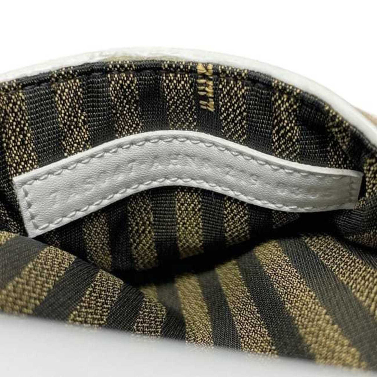 Fendi Beige White Leather Fur Pouch (Pre-Owned)