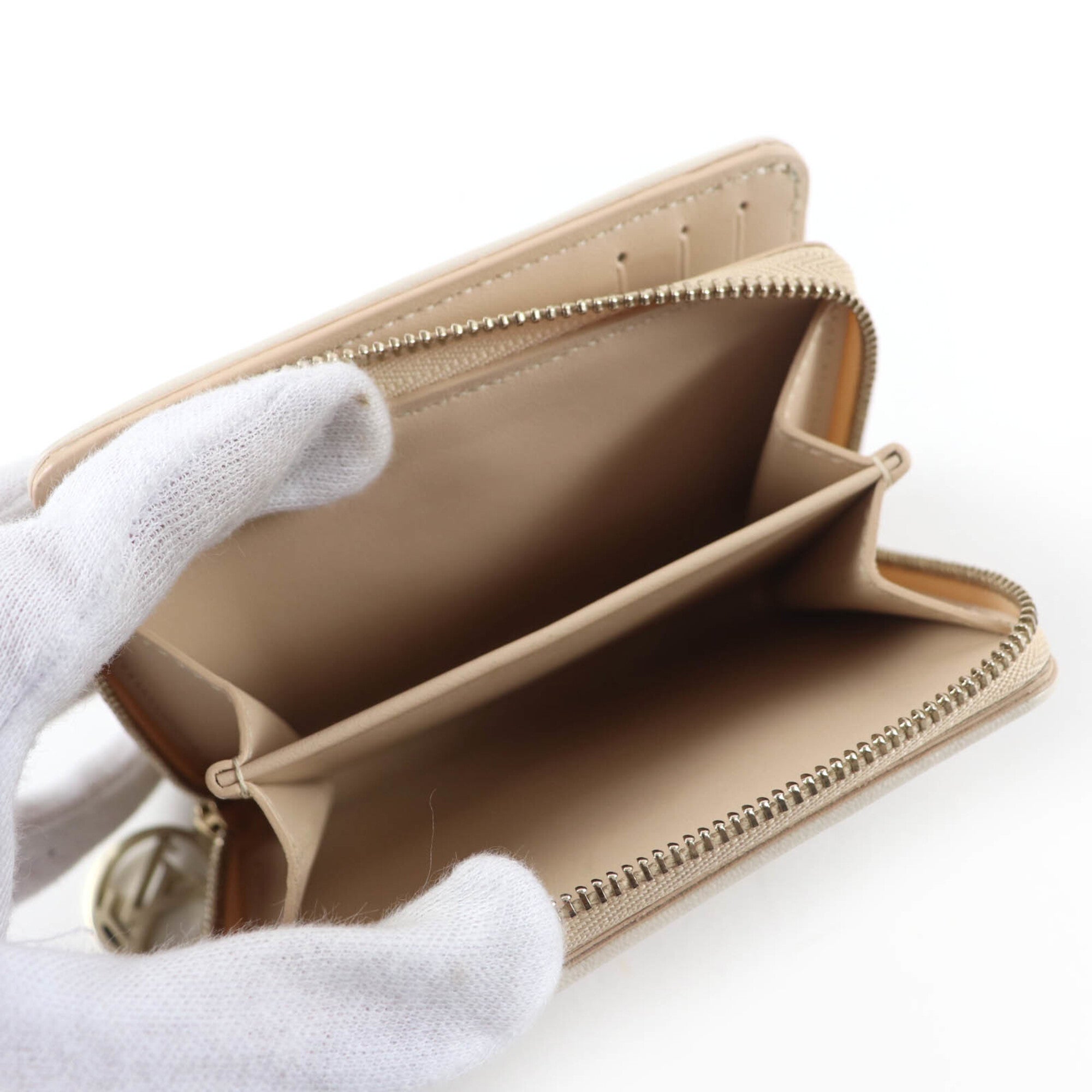 Louis Vuitton Beige Leather Wallet (Bi-Fold) (Pre-Owned)