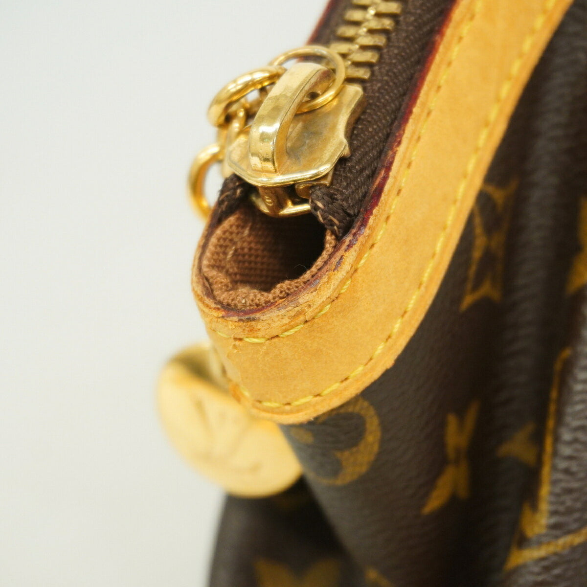 Louis Vuitton Brown Handbag (Pre-Owned)