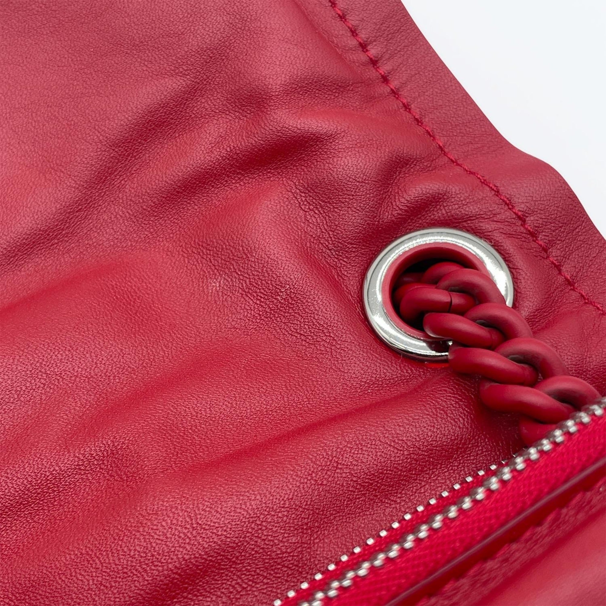 Salvatore Ferragamo Red Color Leather Plastic Metal Shoulder Bag (Pre-Owned)