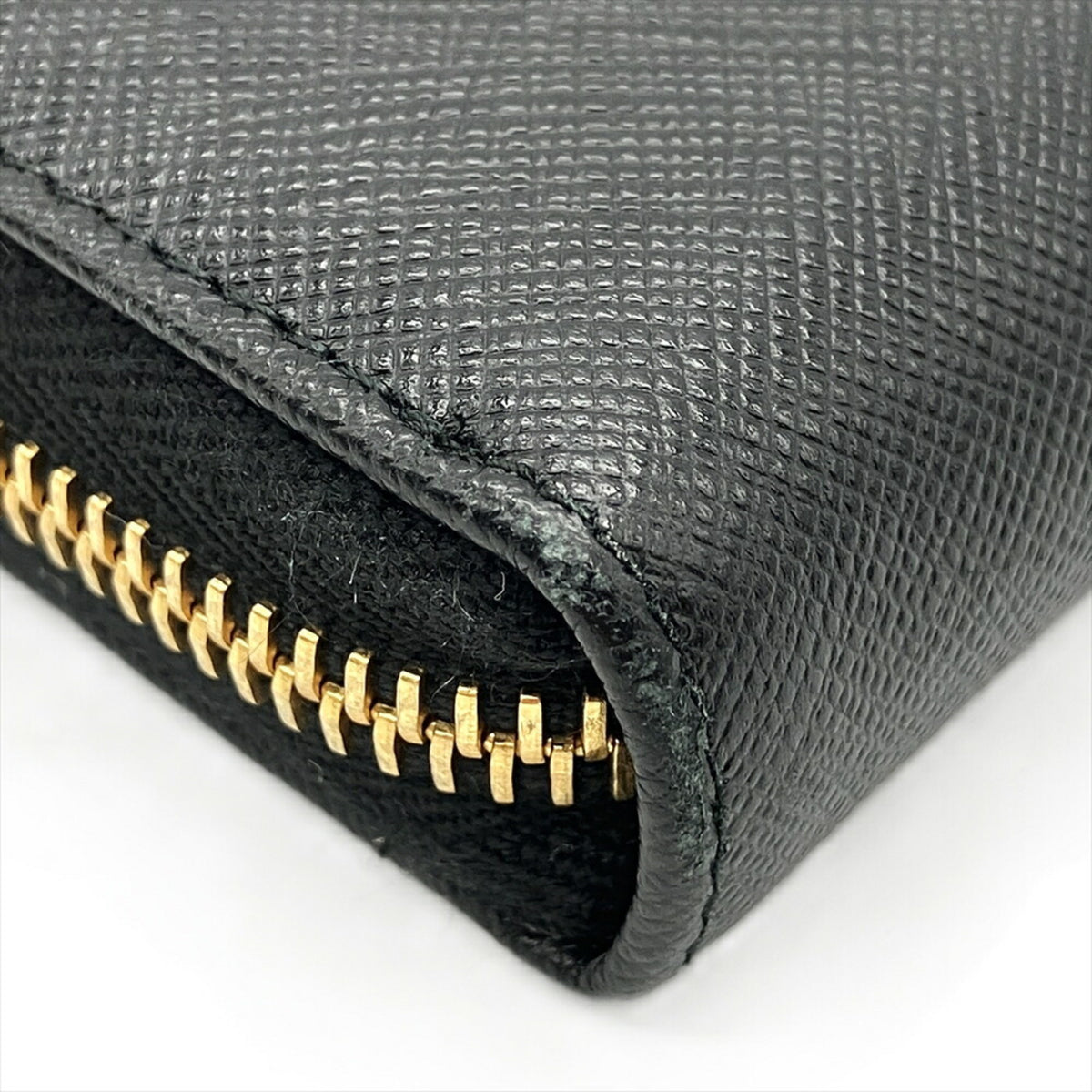 Prada Black Saffiano Long Wallet (Bi-Fold) (Pre-Owned)