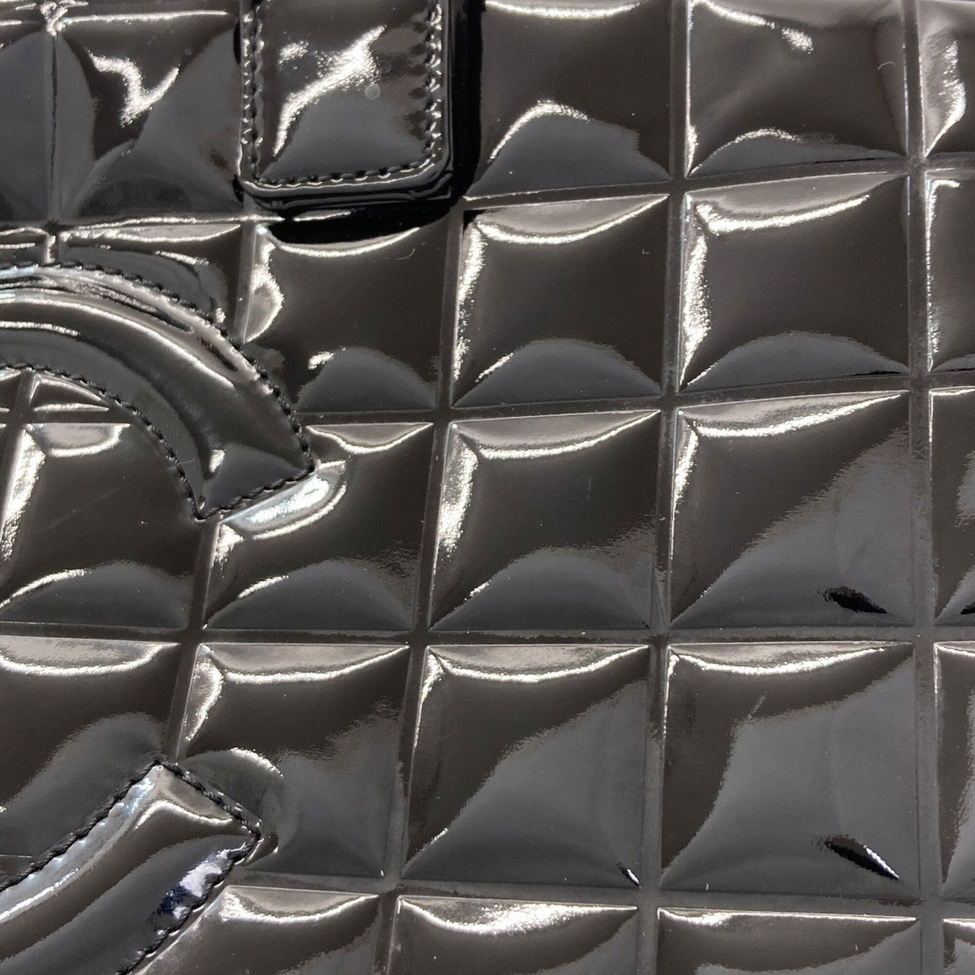 Chanel Chocolate Bar Black Patent Leather Tote Bag (Pre-Owned)