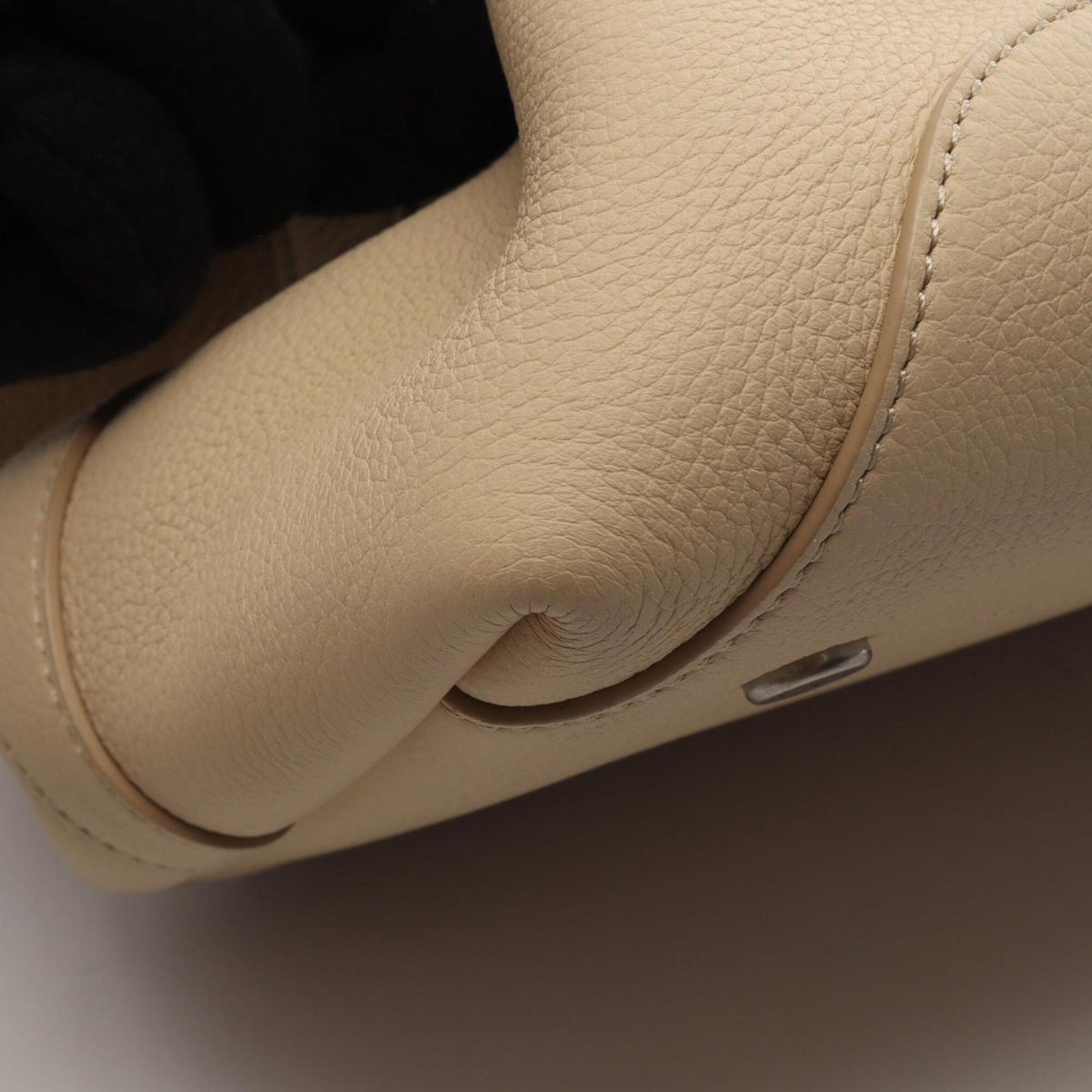 Christian Dior Beige Leather Tote Bag (Pre-Owned)