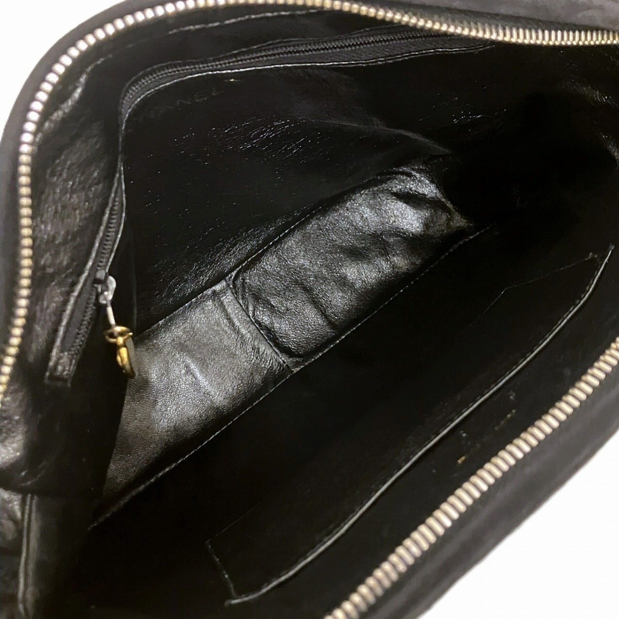 Chanel Black Suede Shoulder Bag (Pre-Owned)