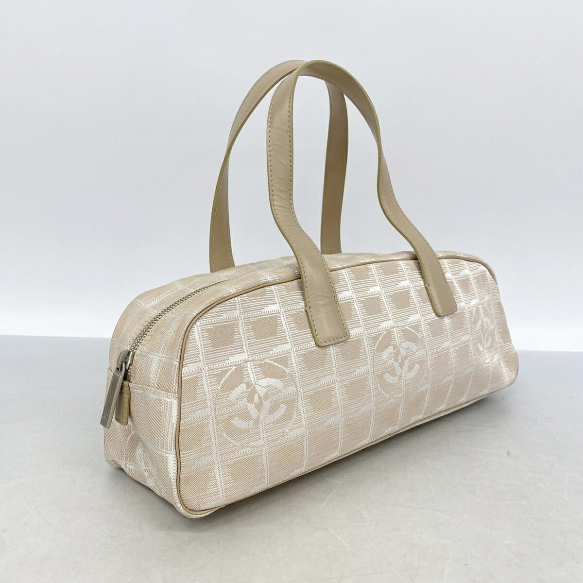 Chanel Beige Nylon Handbag (Pre-Owned)