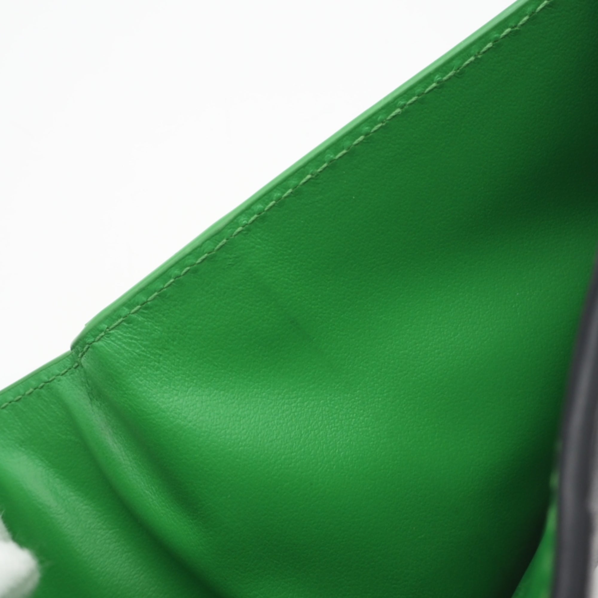 Bottega Veneta Black Green Leather Wallet (Bi-Fold) (Pre-Owned)