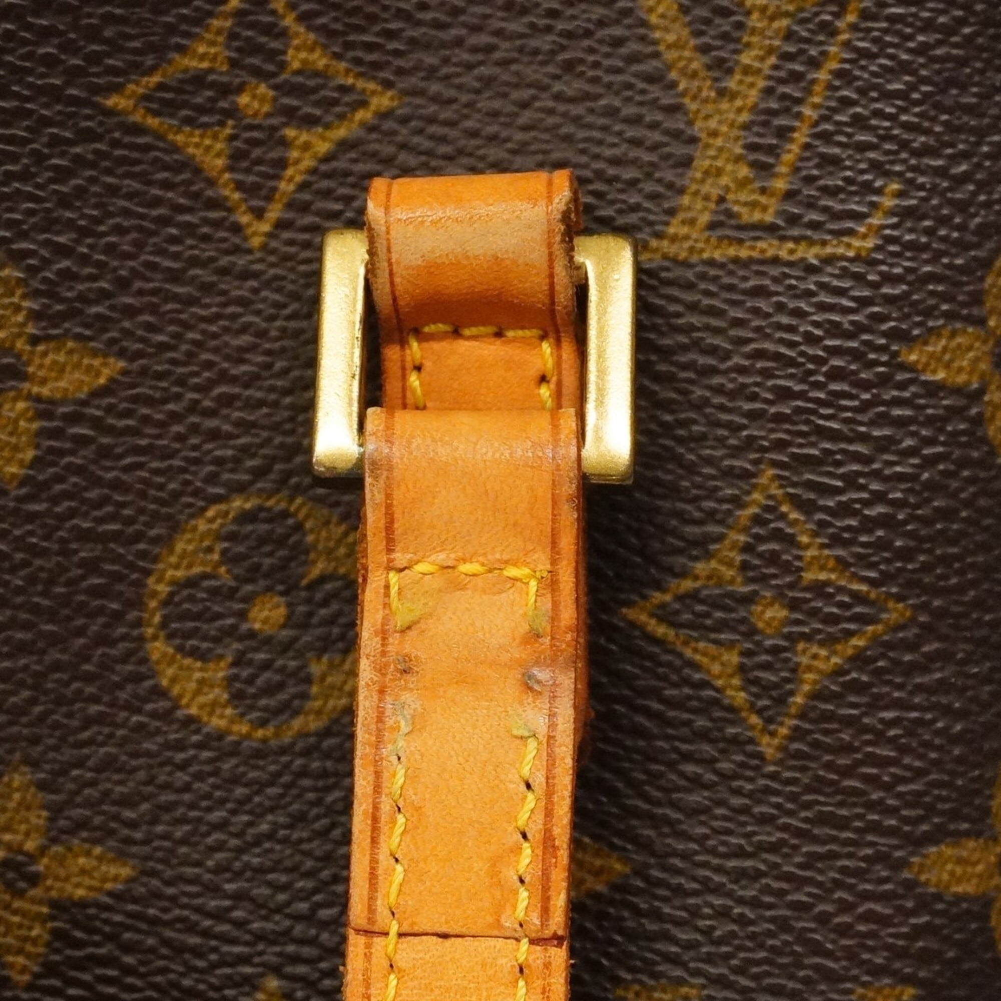 Louis Vuitton Brown Handbag (Pre-Owned)
