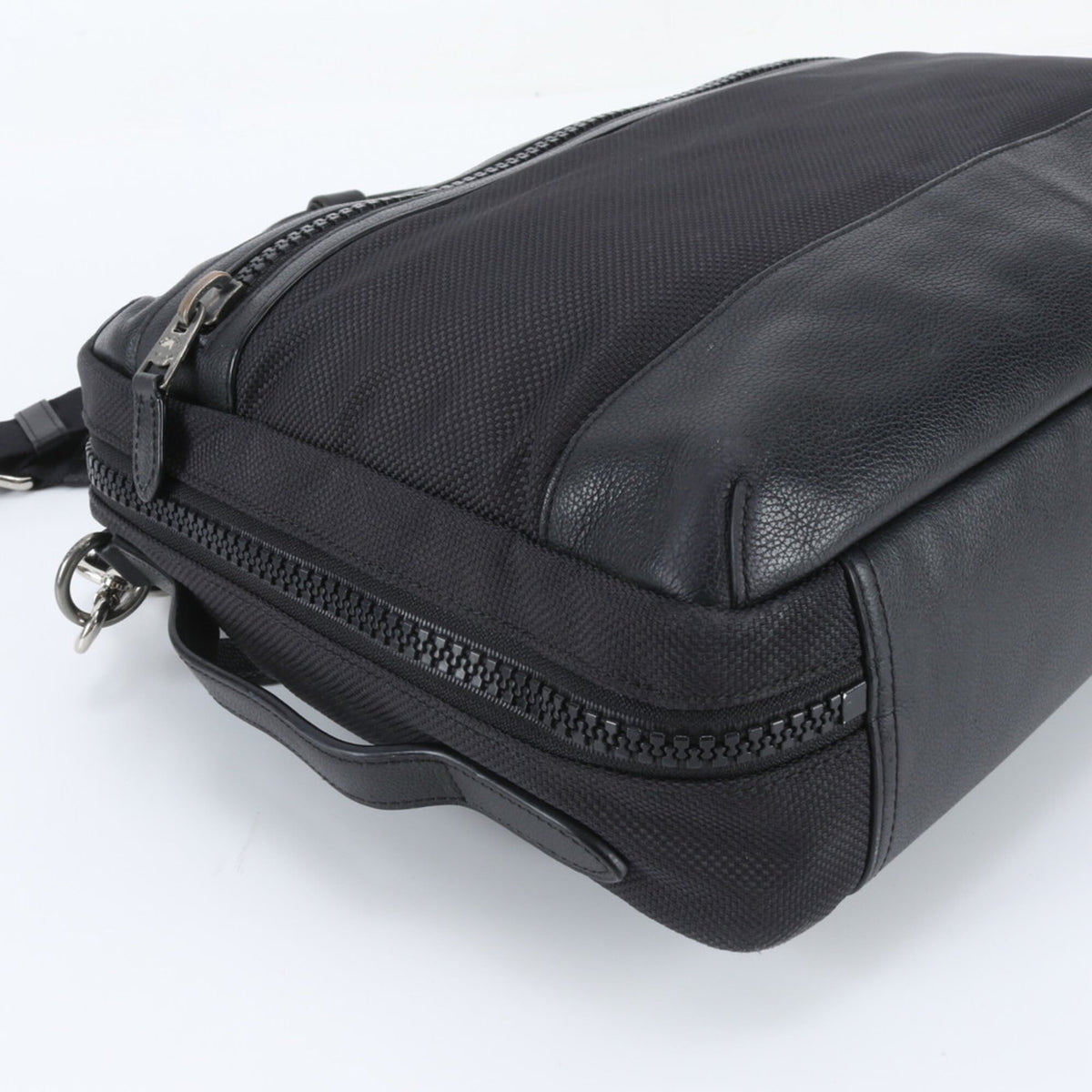 Coach Black Leather Nylon Shoulder Bag (Pre-Owned)