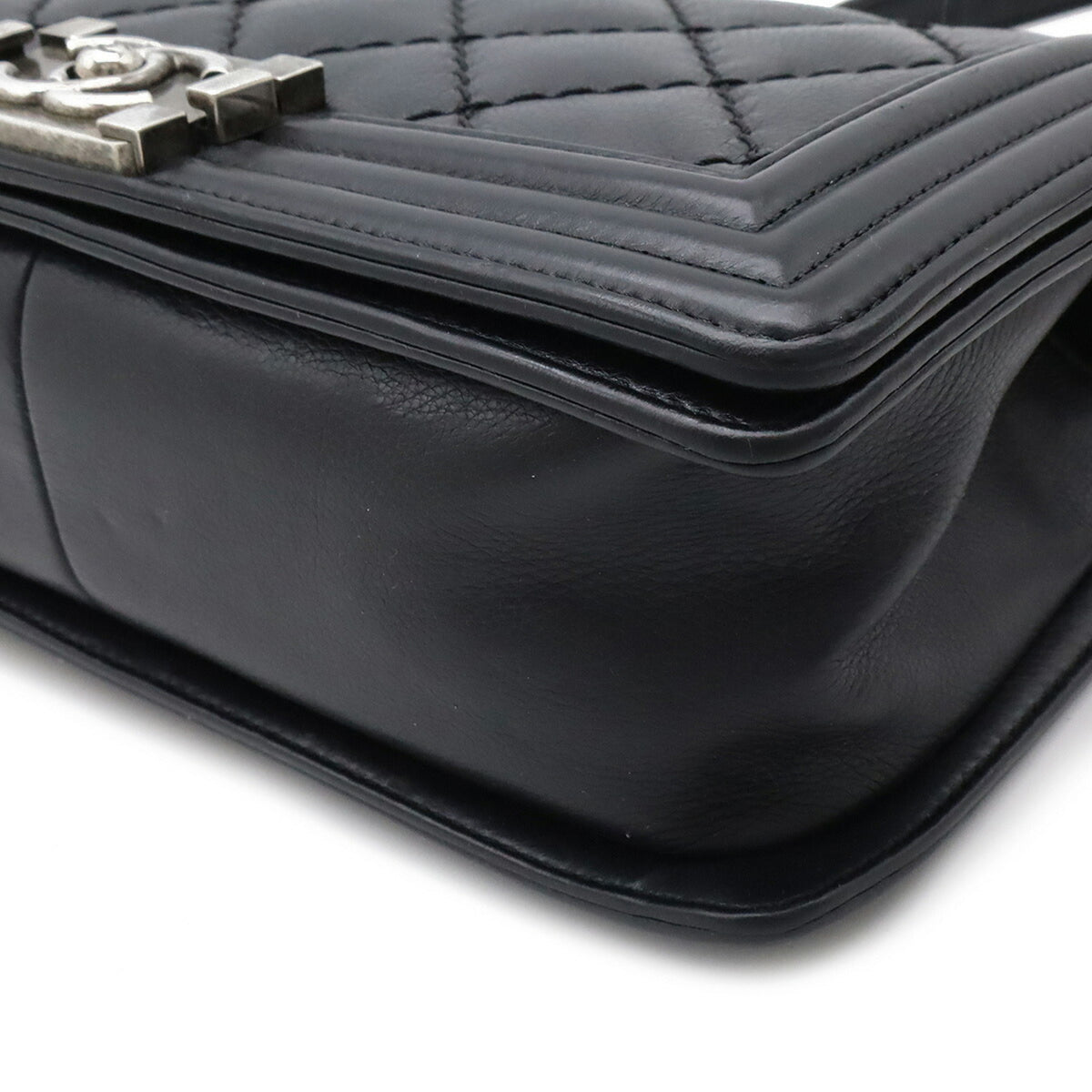Chanel Wild Stitch Black Leather Shoulder Bag (Pre-Owned)
