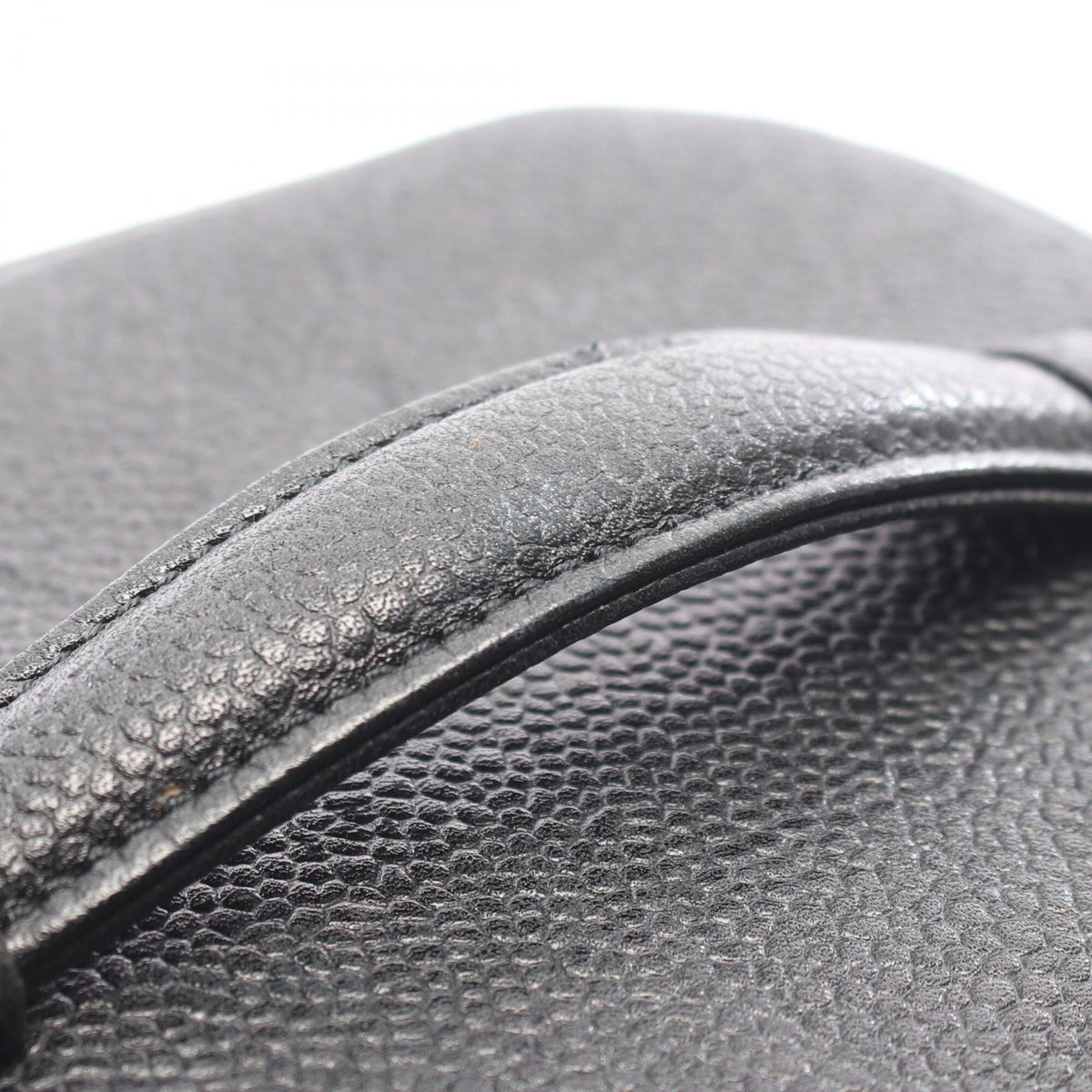 Chanel Black Grained Calfskin Handbag (Pre-Owned)