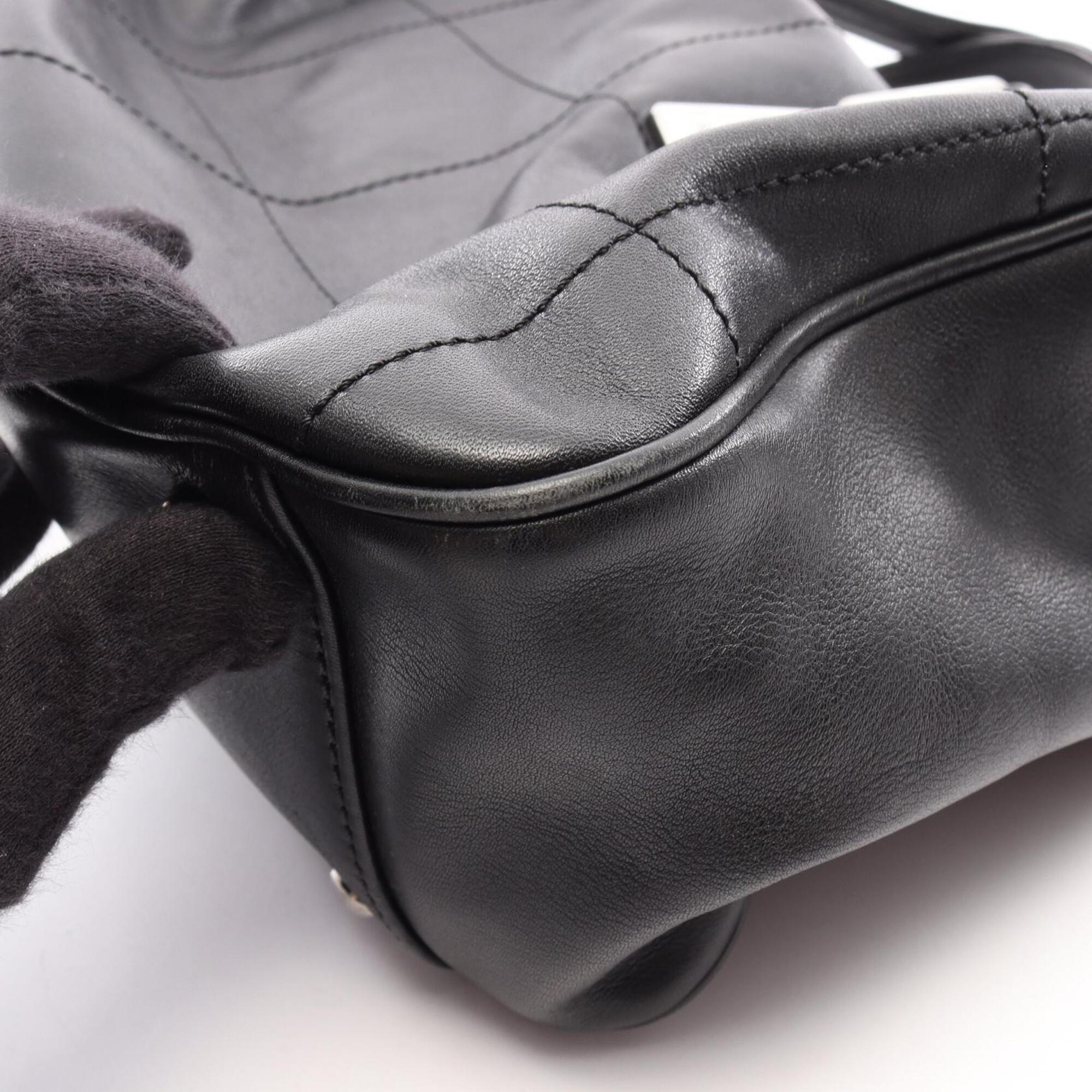 Chanel Black Leather Handbag (Pre-Owned)