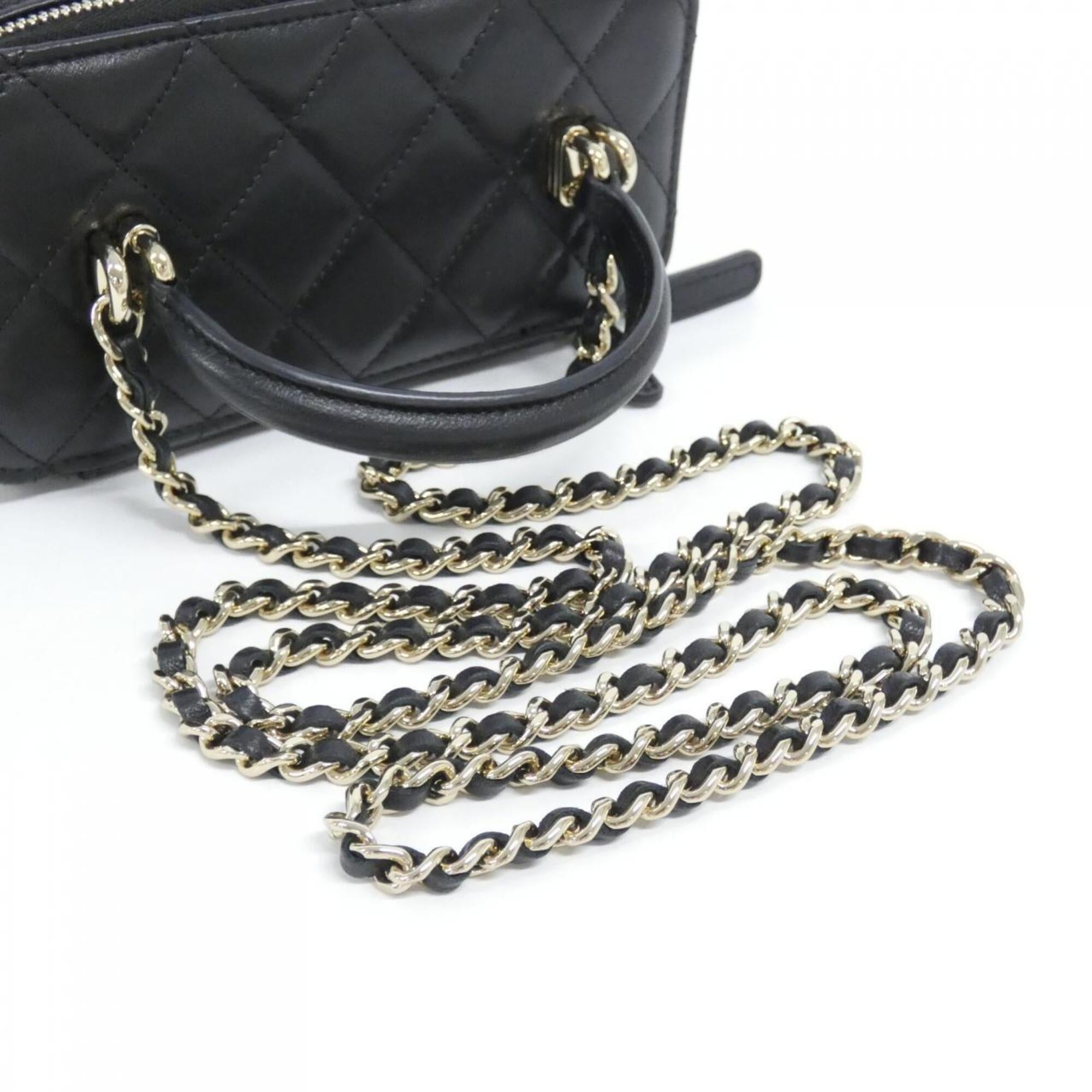 Chanel Black Leather Handbag (Pre-Owned)