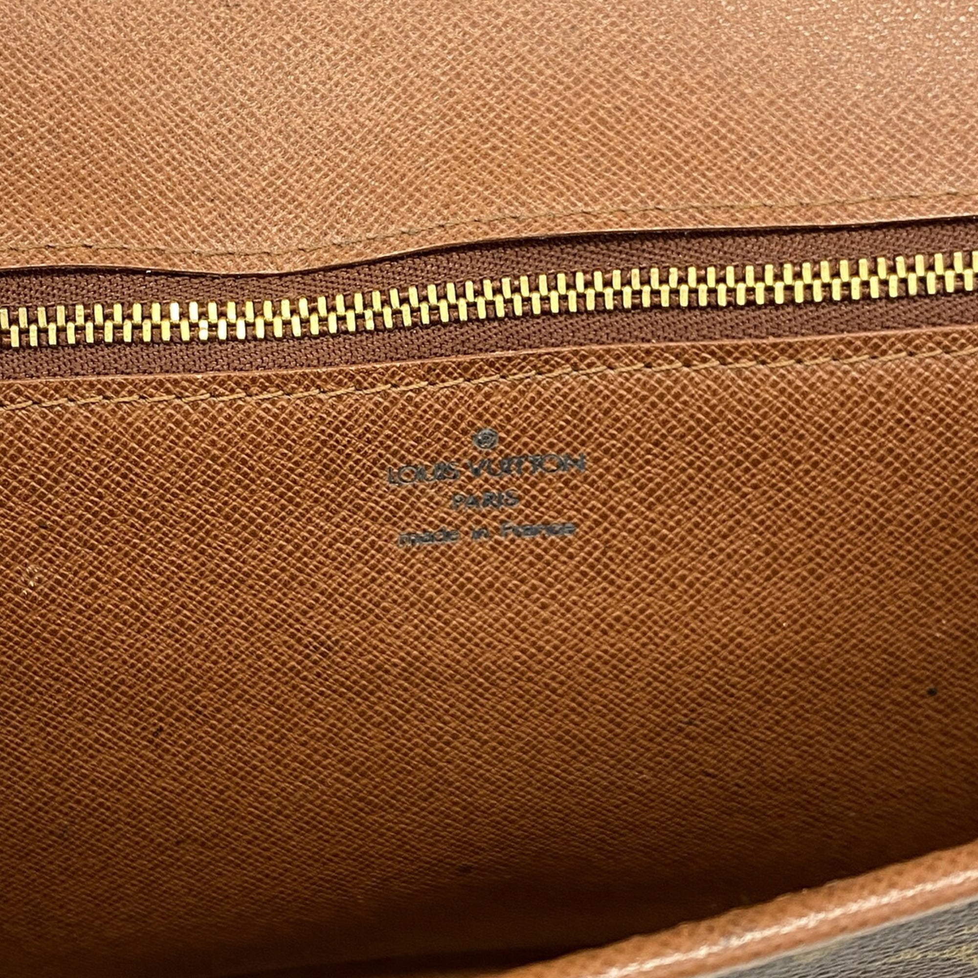Louis Vuitton Brown Shoulder Bag (Pre-Owned)