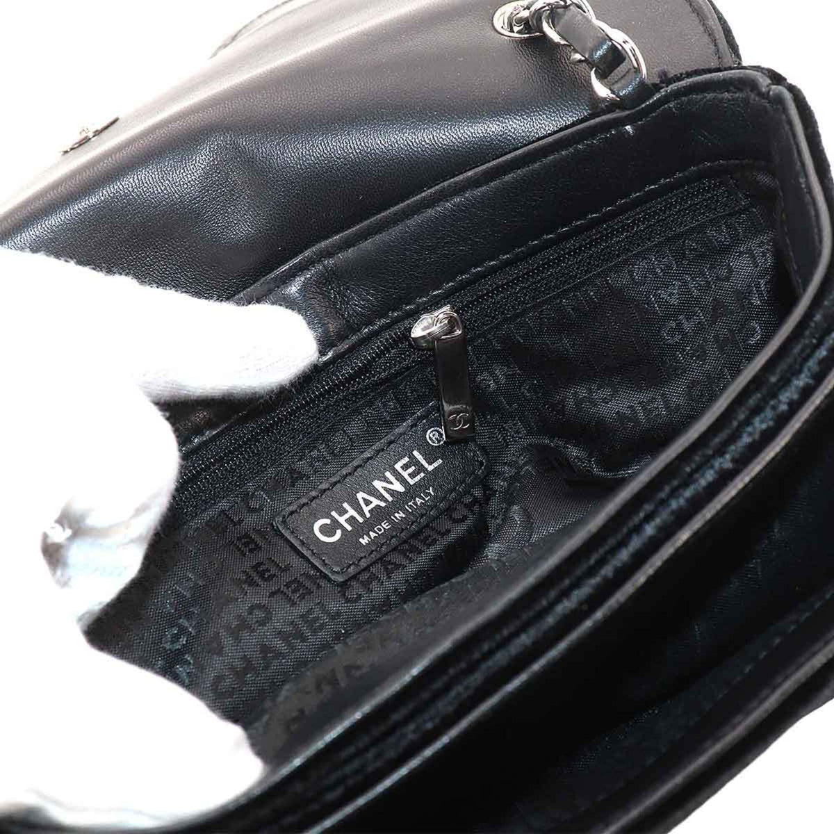 Chanel Black Leather Handbag Shoulder Bag (Pre-Owned)